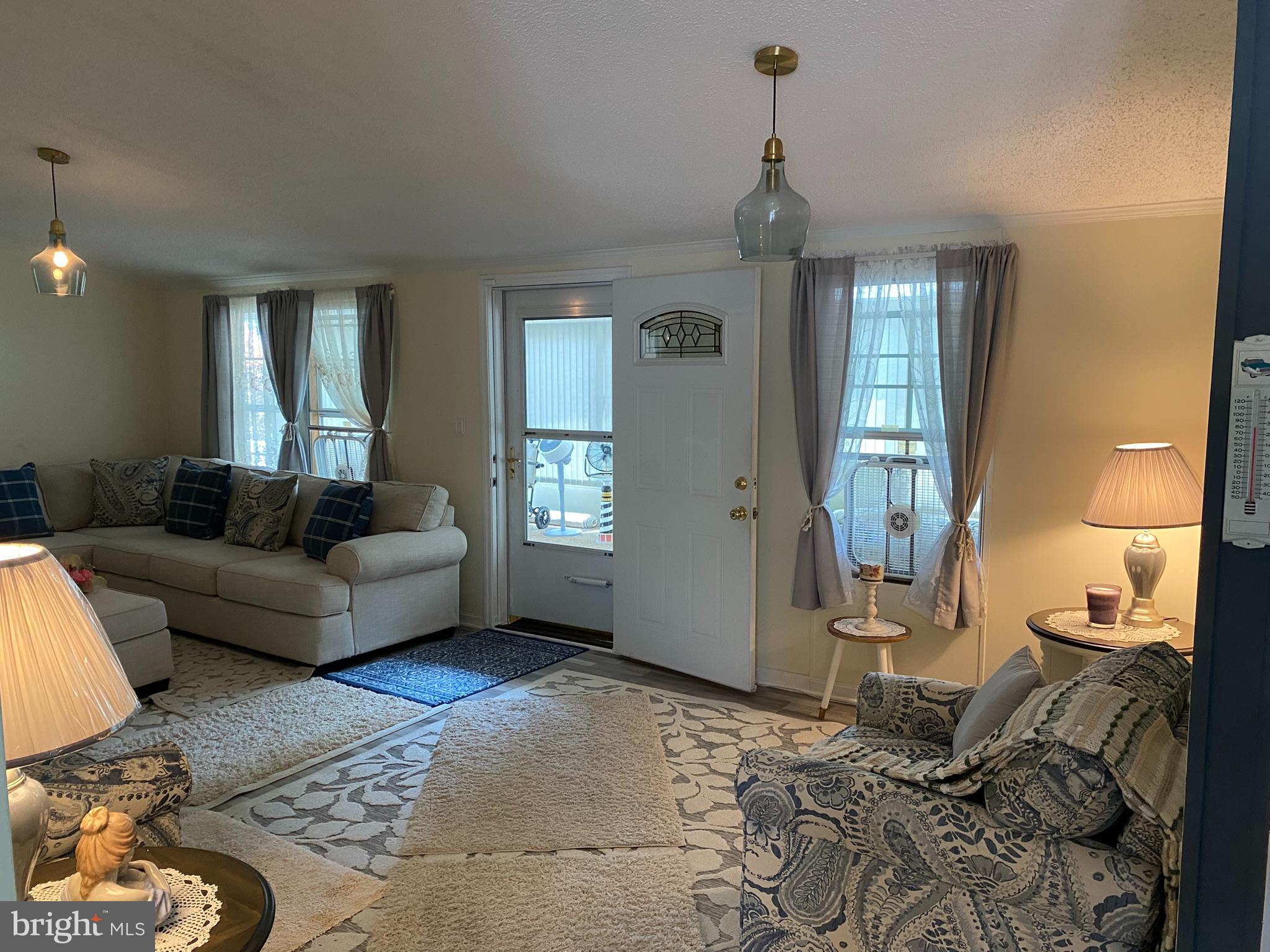 HOLIDAY MOBILE ESTATES - Residential