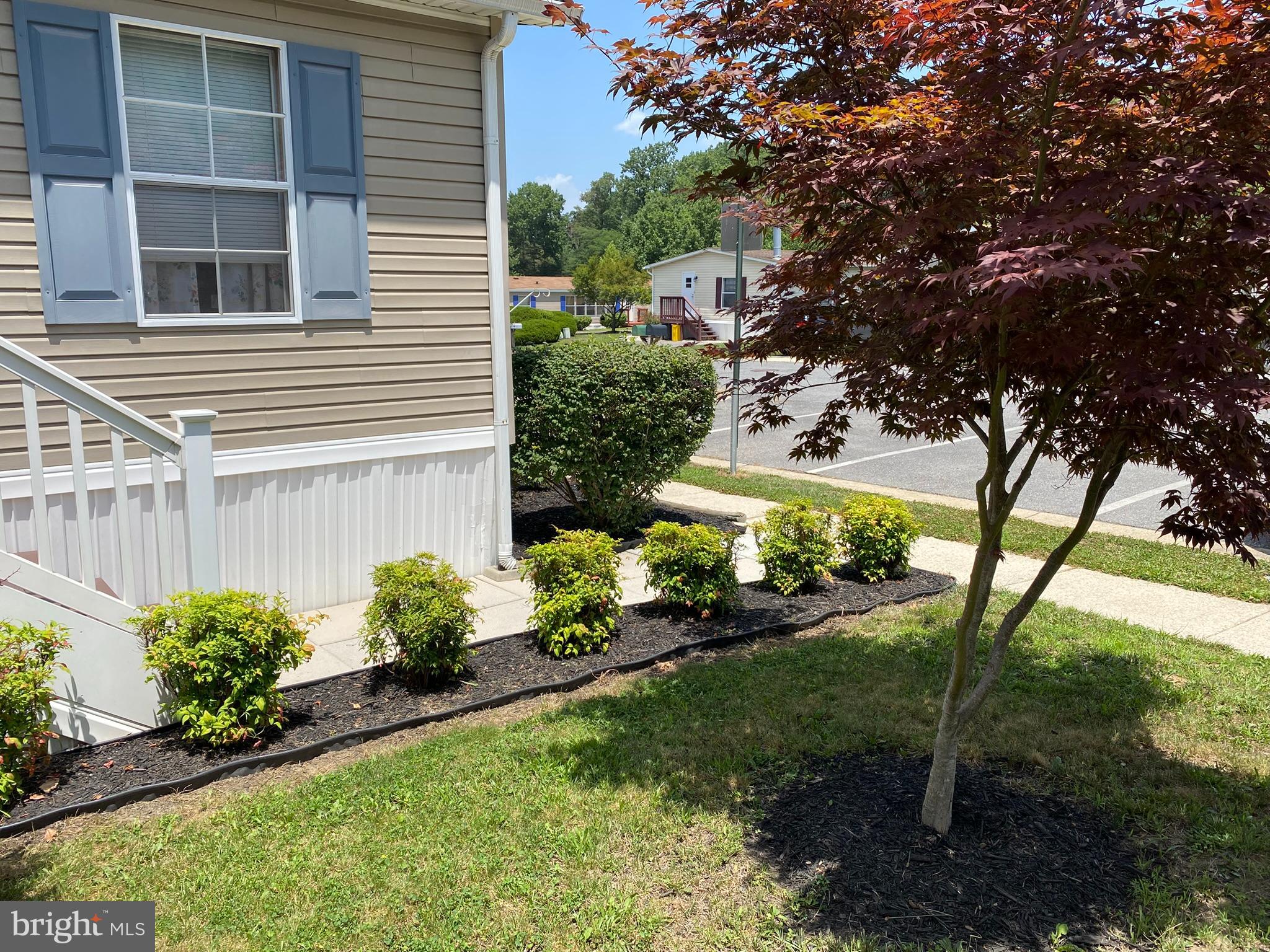 HOLIDAY MOBILE ESTATES - Residential