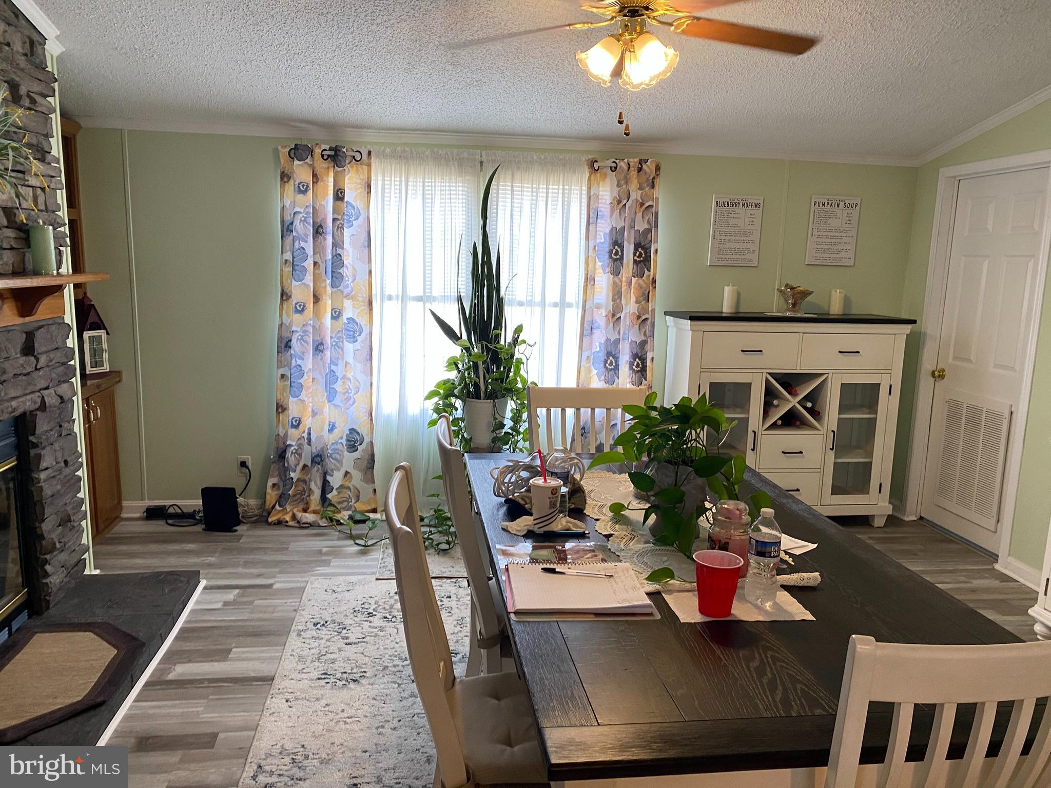 HOLIDAY MOBILE ESTATES - Residential
