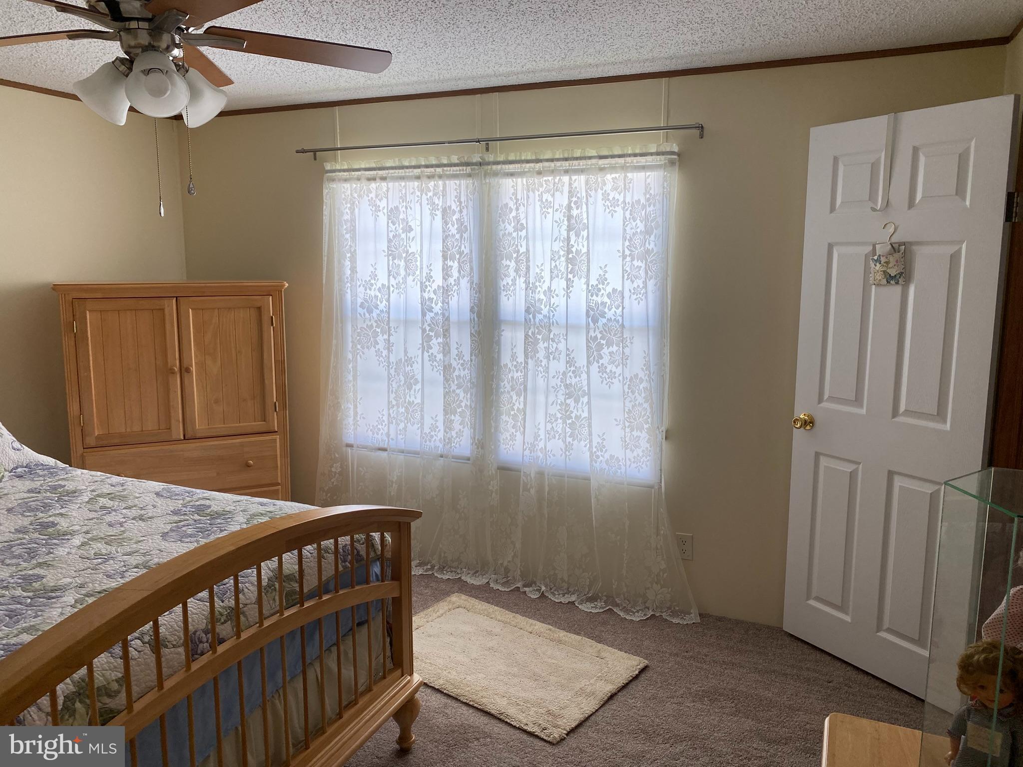 HOLIDAY MOBILE ESTATES - Residential