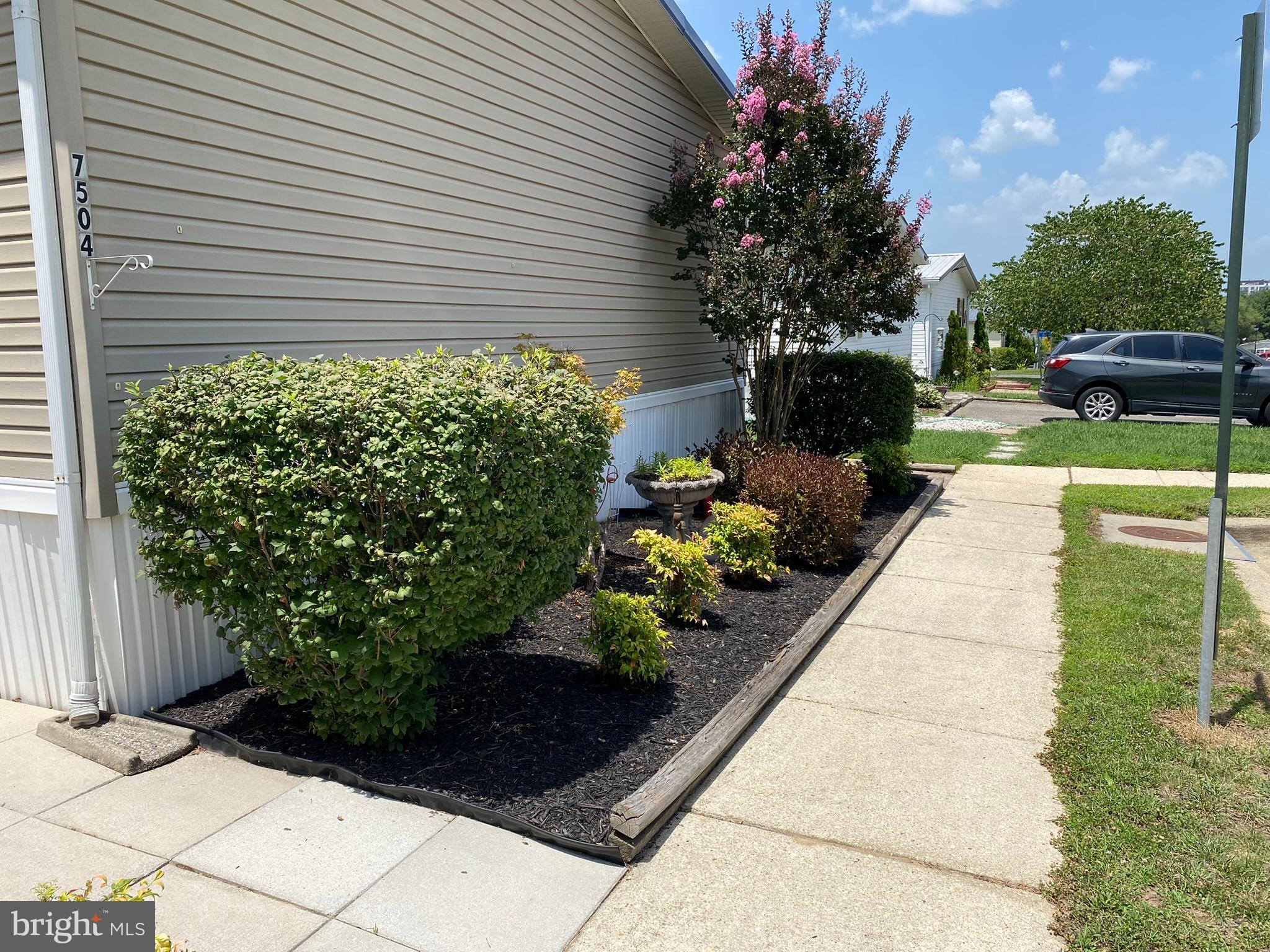 HOLIDAY MOBILE ESTATES - Residential