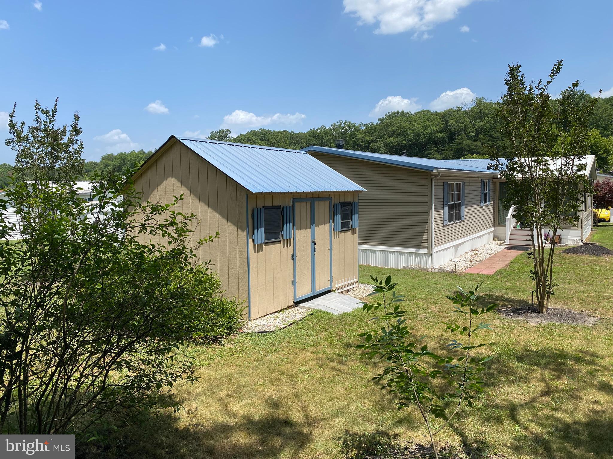 HOLIDAY MOBILE ESTATES - Residential