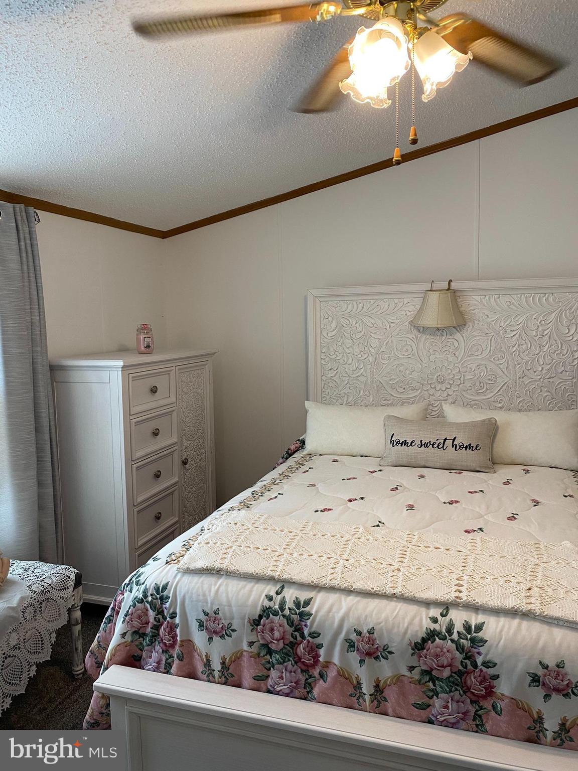 HOLIDAY MOBILE ESTATES - Residential