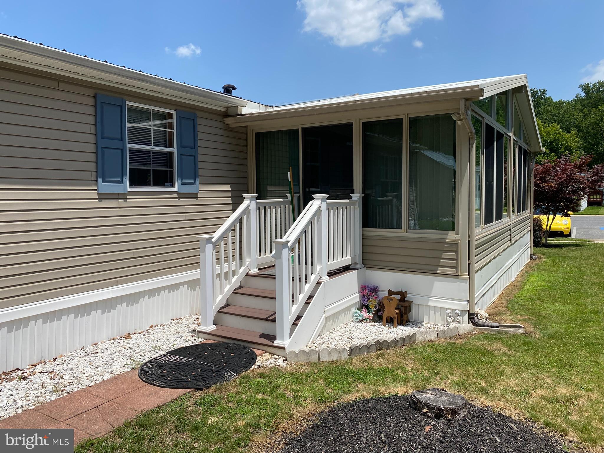 HOLIDAY MOBILE ESTATES - Residential