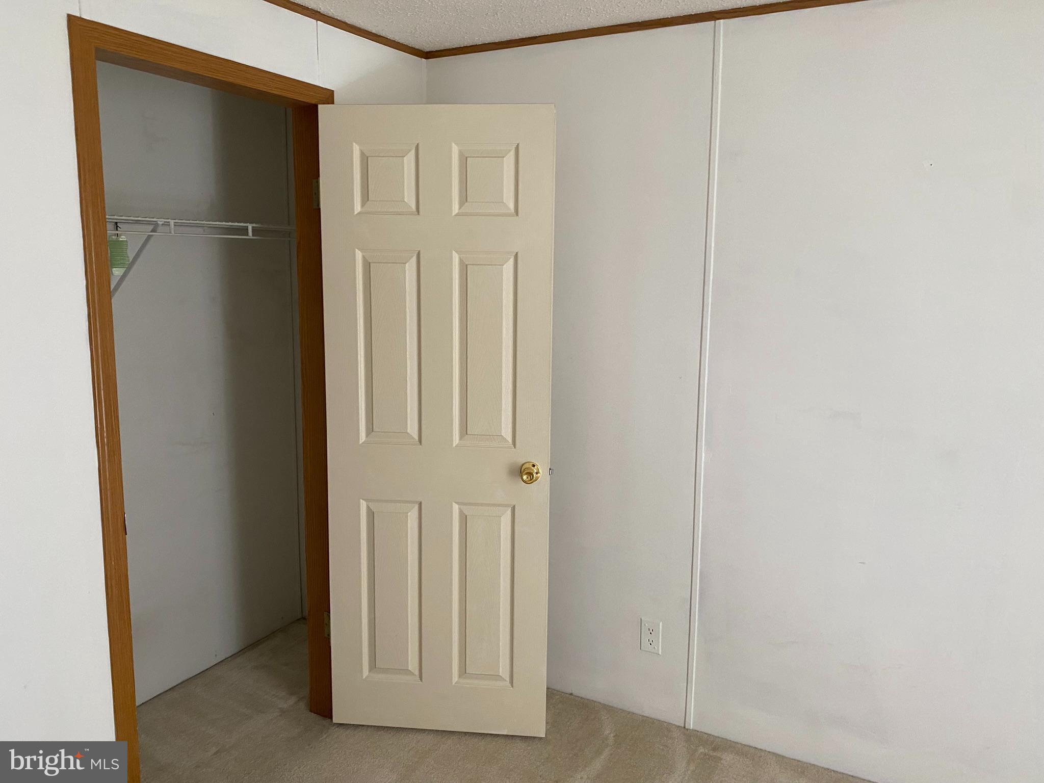 HOLIDAY MOBILE ESTATES - Residential