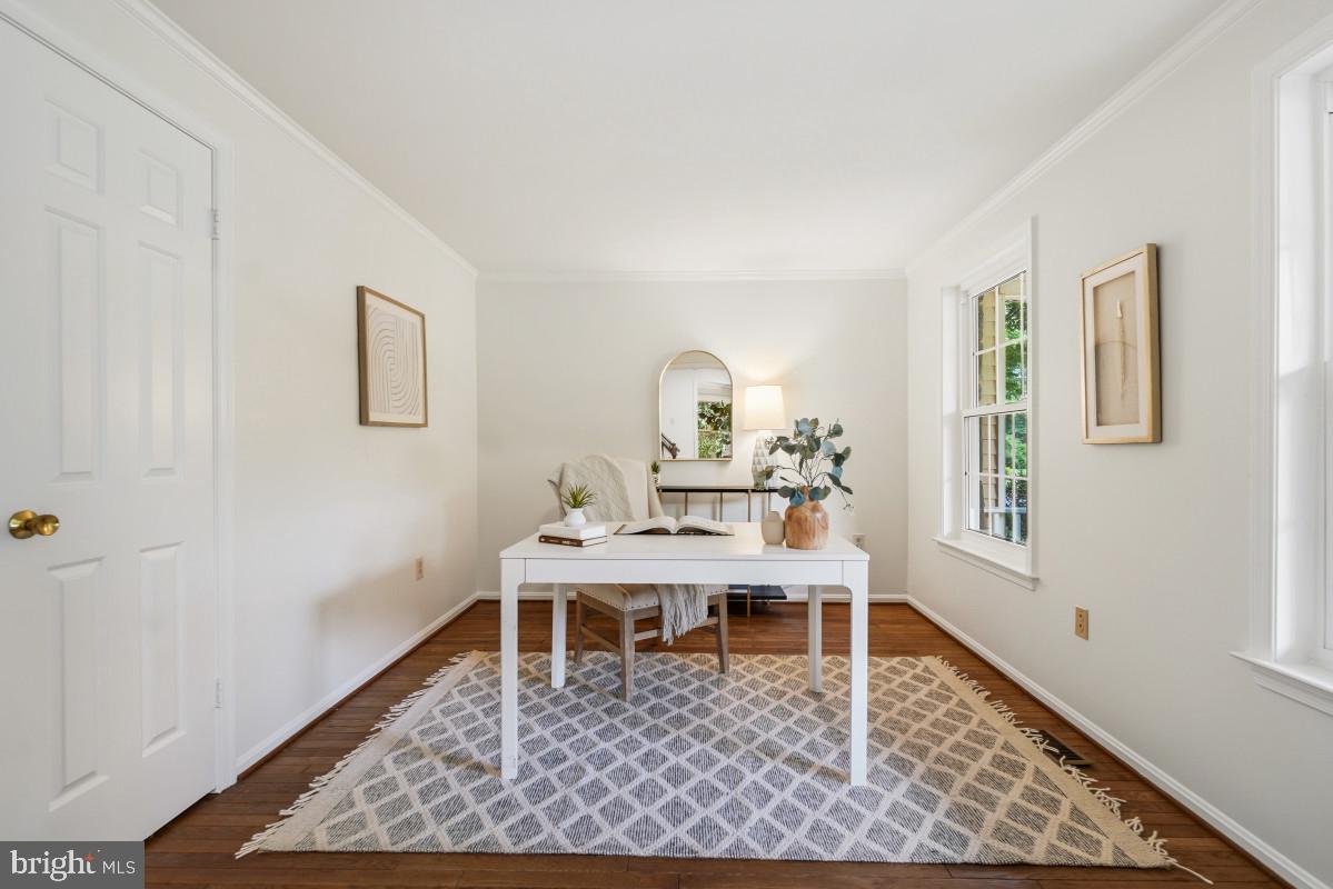 DERWOOD STATION - Residential