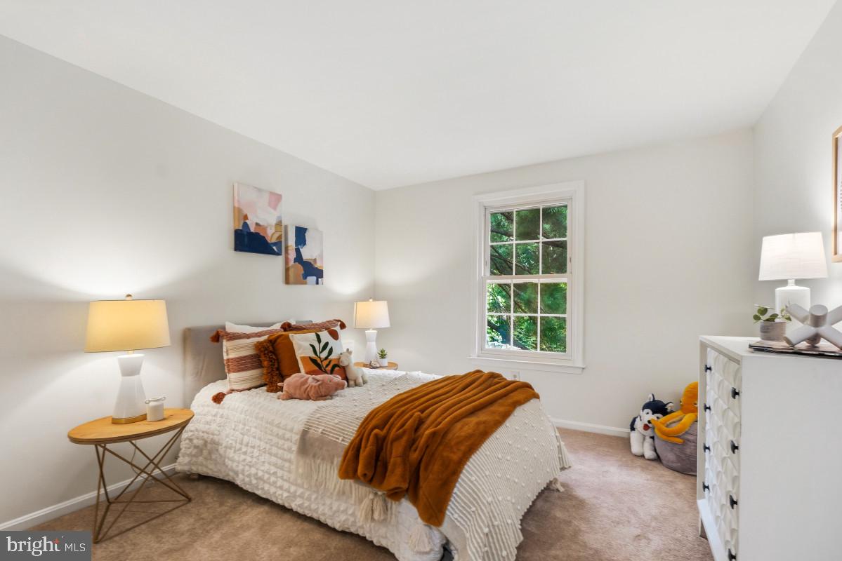 DERWOOD STATION - Residential