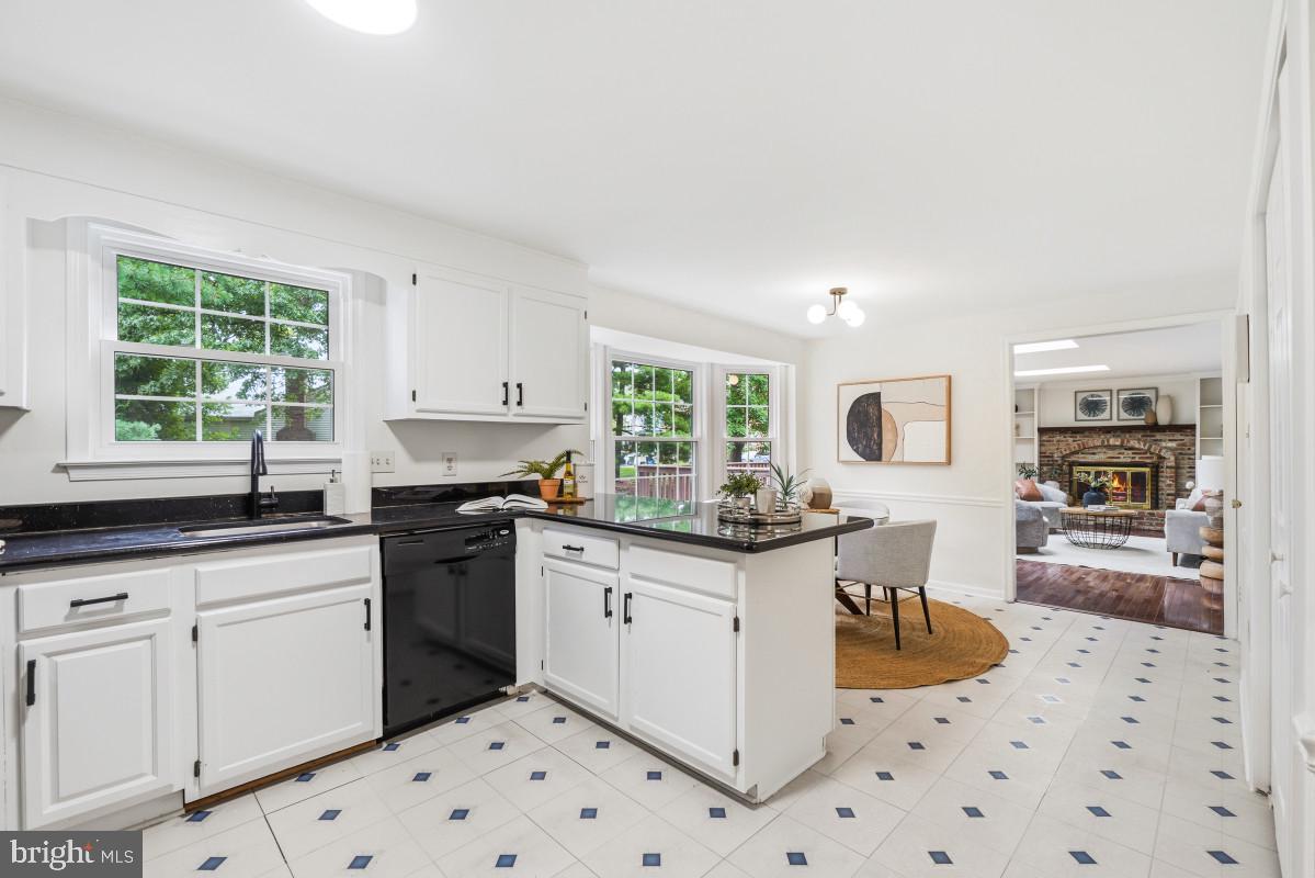DERWOOD STATION - Residential