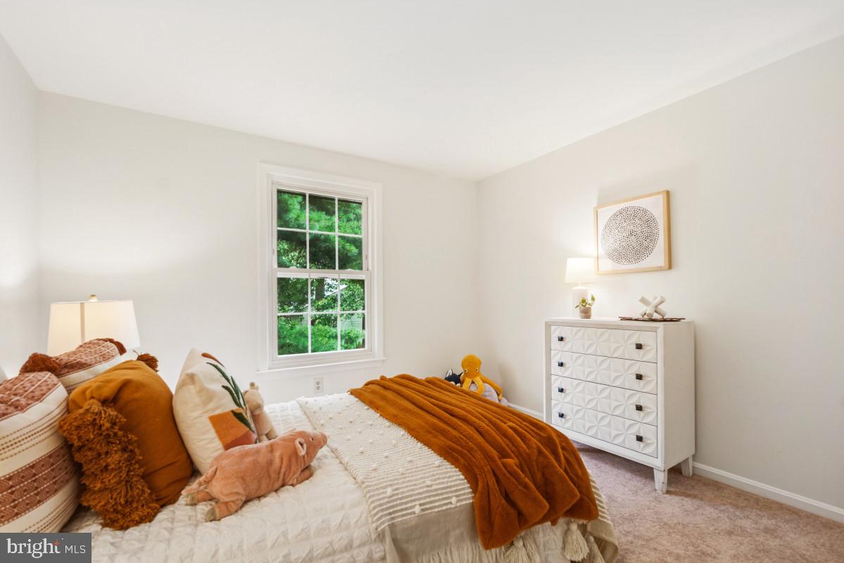 DERWOOD STATION - Residential