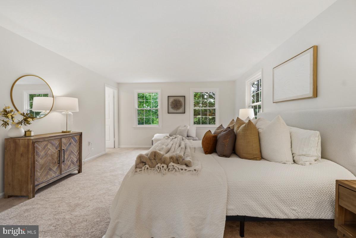 DERWOOD STATION - Residential