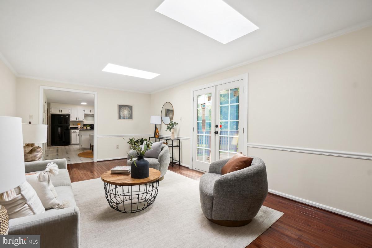DERWOOD STATION - Residential