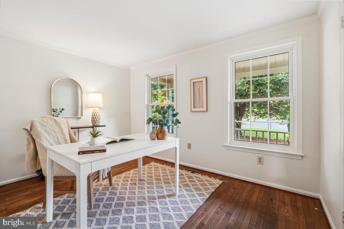DERWOOD STATION - Residential