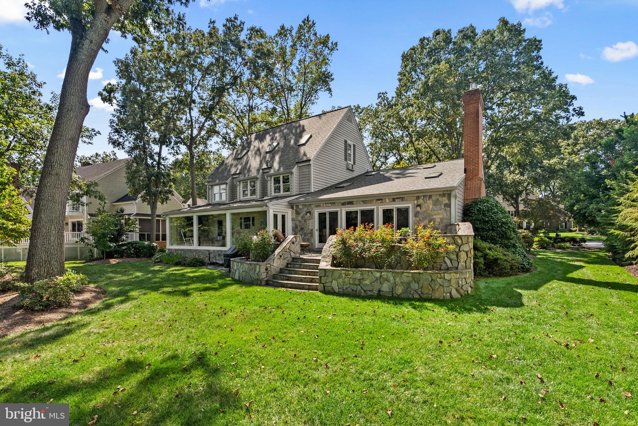 POINT FIELD LANDING - Residential