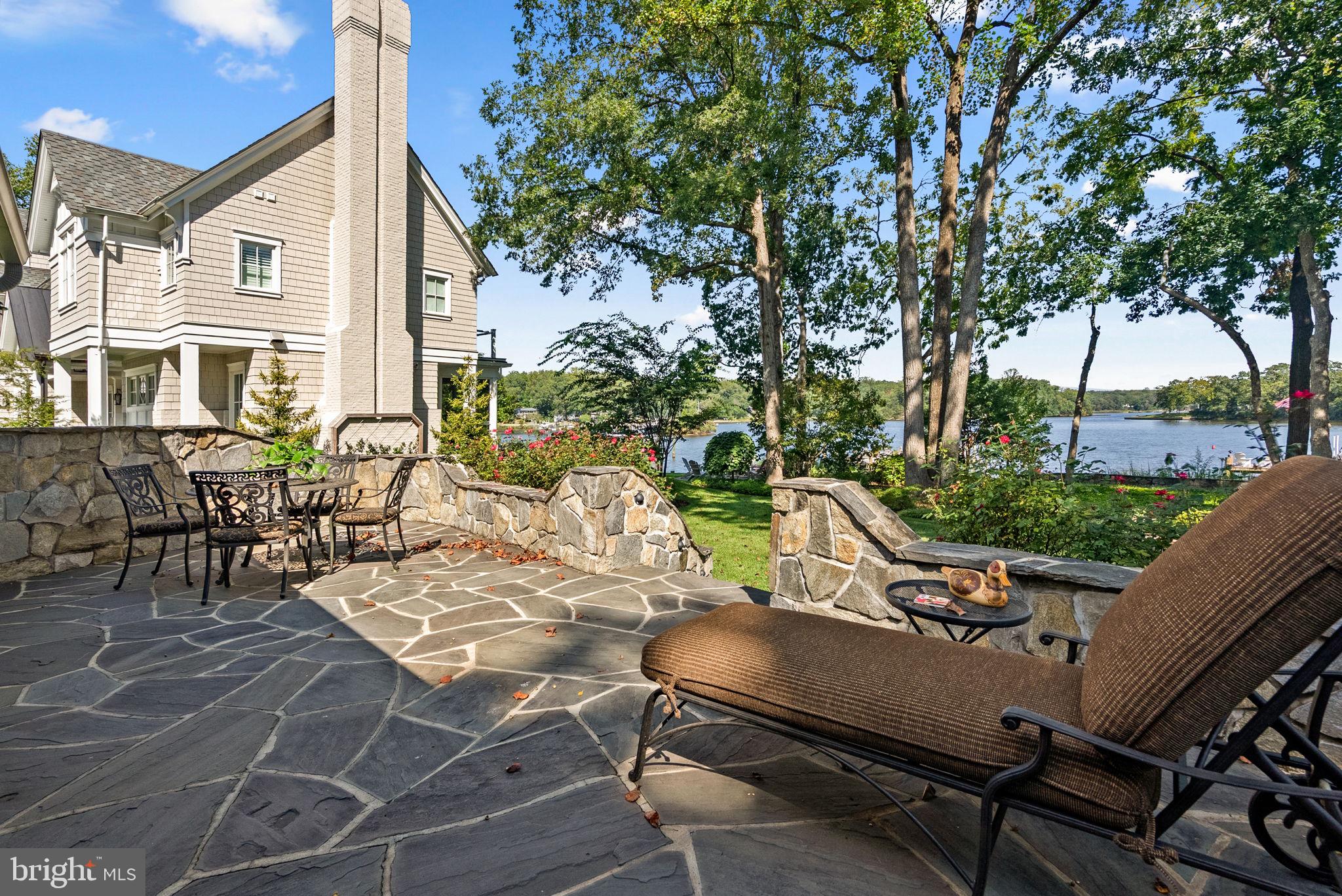 POINT FIELD LANDING - Residential