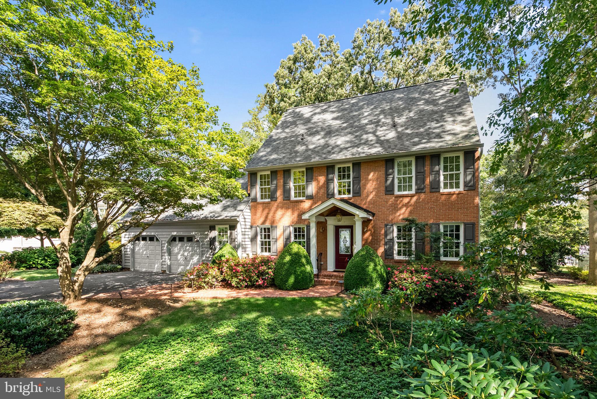 POINT FIELD LANDING - Residential