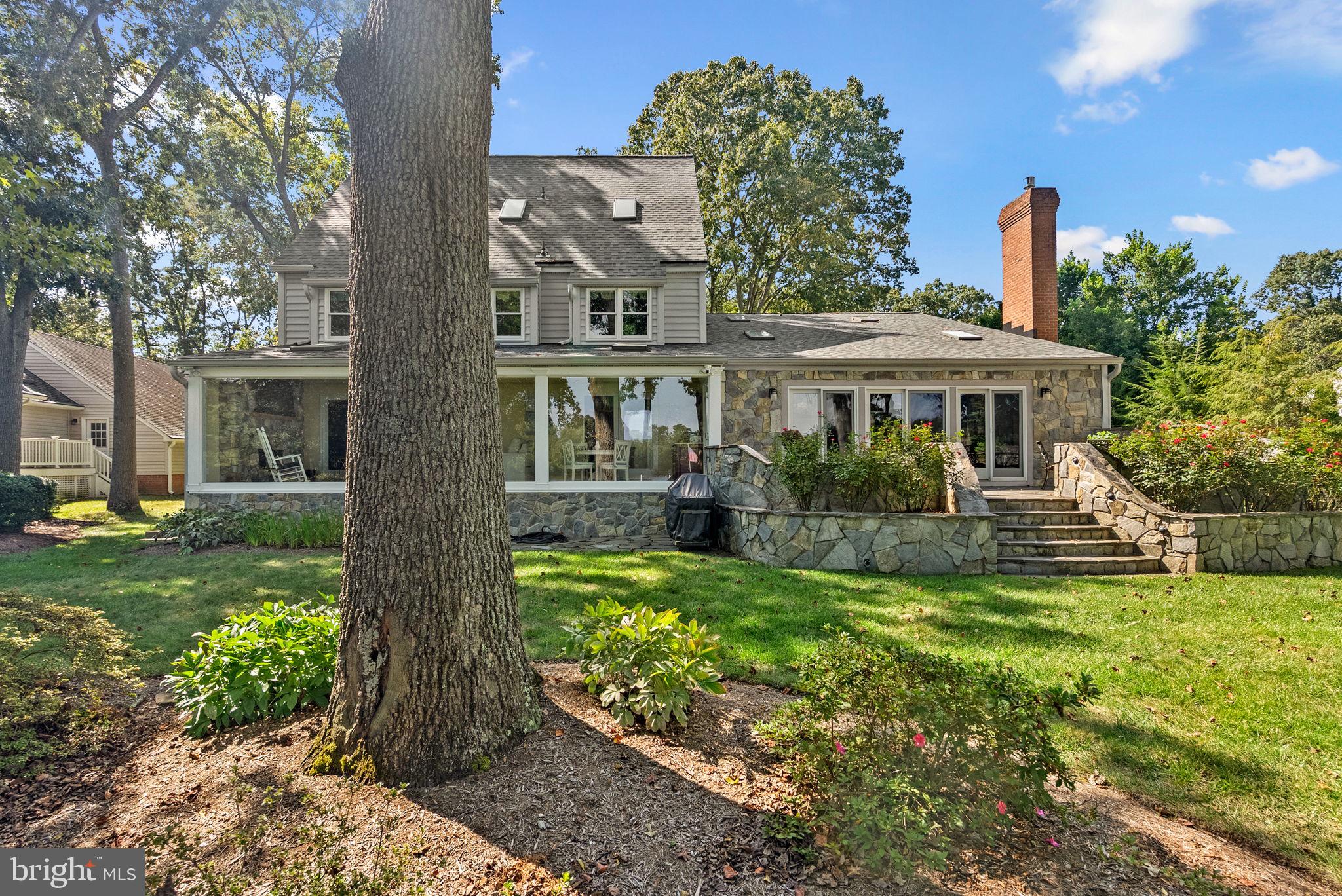 POINT FIELD LANDING - Residential