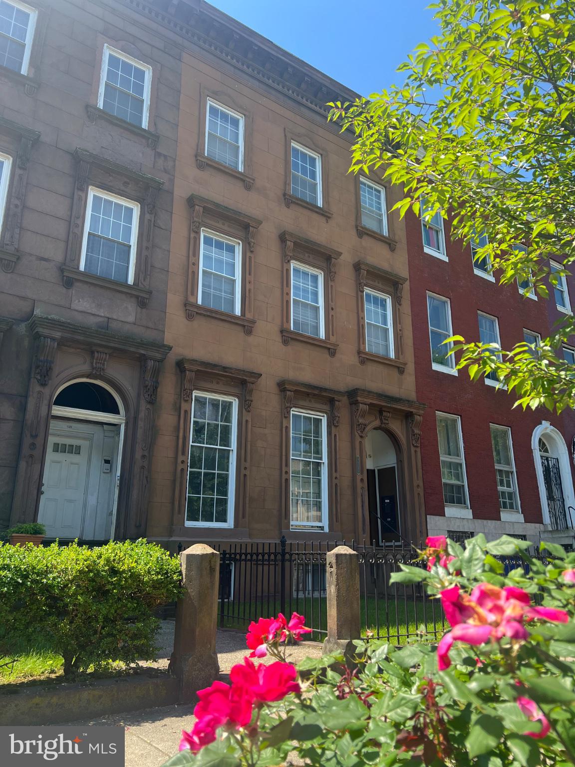 Discover the charm of this beautifully renovated 3-bedroom, 1-bathroom cozy apartment nestled in the historic Franklin Square Park District. This Colonial-style gem boasts an inviting open floor plan, perfect for modern living. The galley kitchen is equipped with essential appliances, ensuring convenience for your culinary adventures. Enjoy the ease of in-unit laundry with stacked full-sized washer/dryer, while the dining area offers a cozy space for gatherings. Natural light floods the home through well-placed window treatments, enhancing the warm ambiance. With an association that covers insurance, lawn maintenance, trash and water you can focus on enjoying your new home. Parking is hassle-free with options available on the street and in a nearby lot. Experience the perfect blend of historic elegance and contemporary comfort-this is more than a home; it's a lifestyle waiting for you!