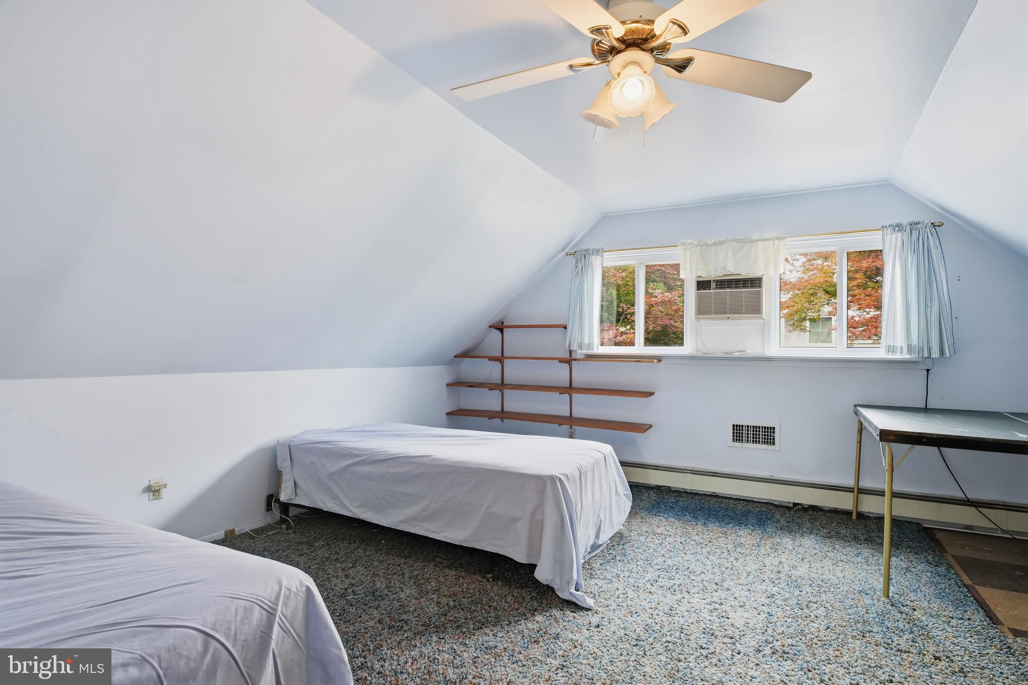 TWIN OAKS - Residential