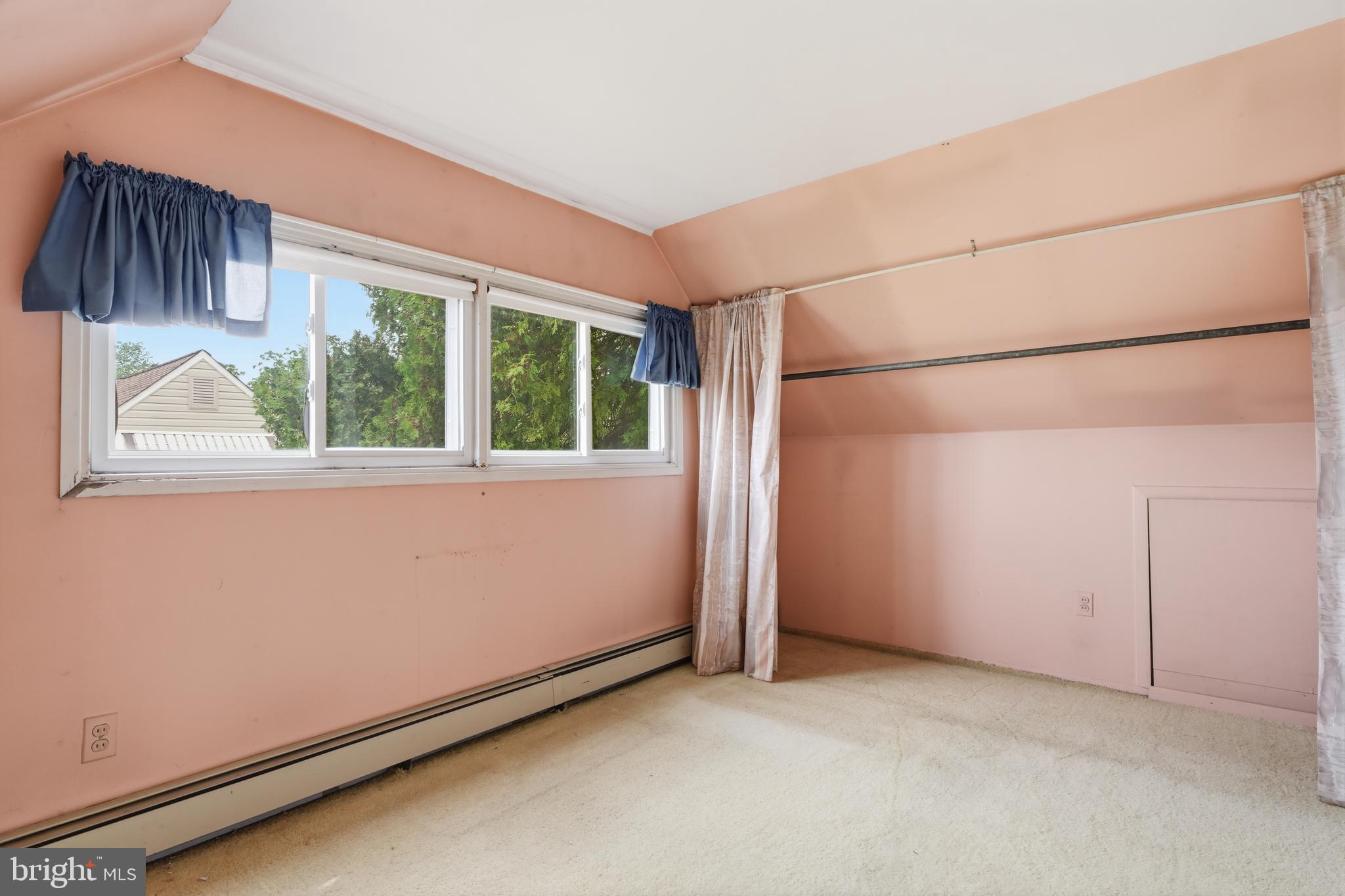 TWIN OAKS - Residential
