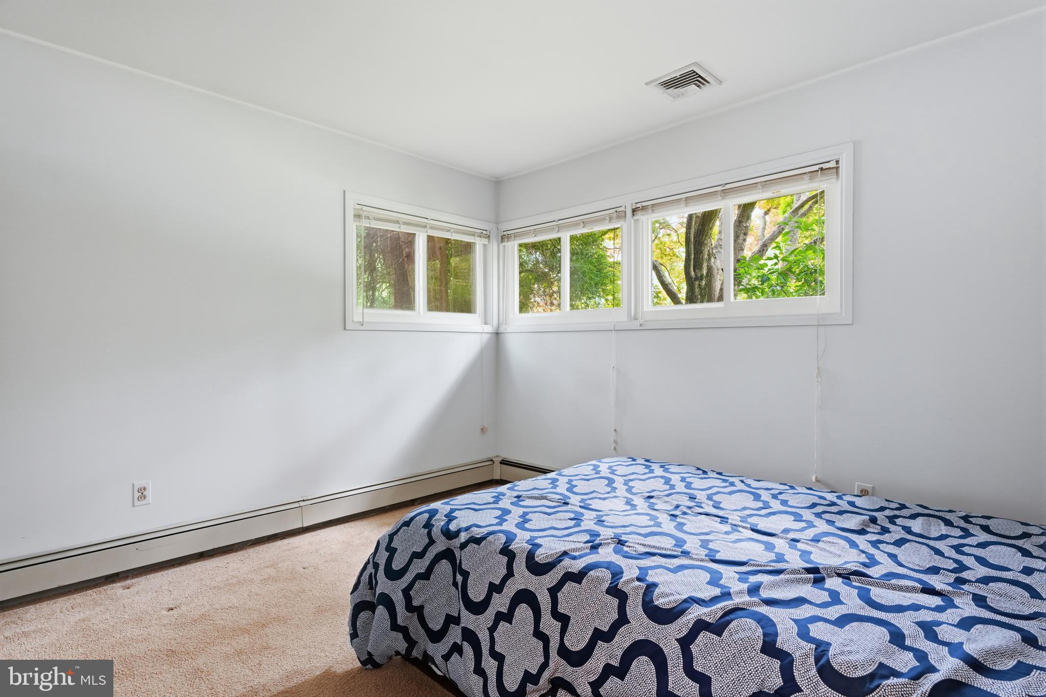 TWIN OAKS - Residential