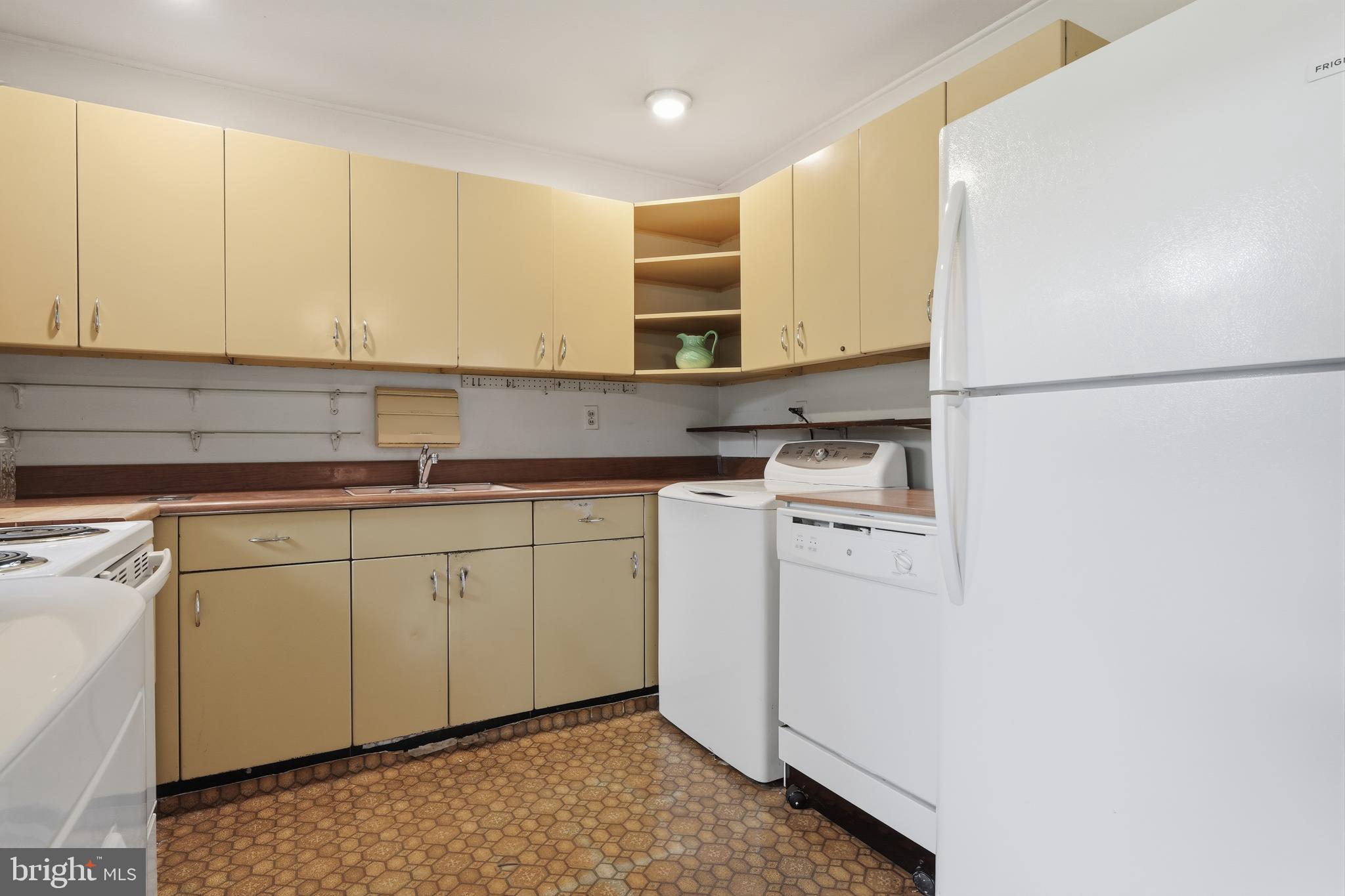 TWIN OAKS - Residential