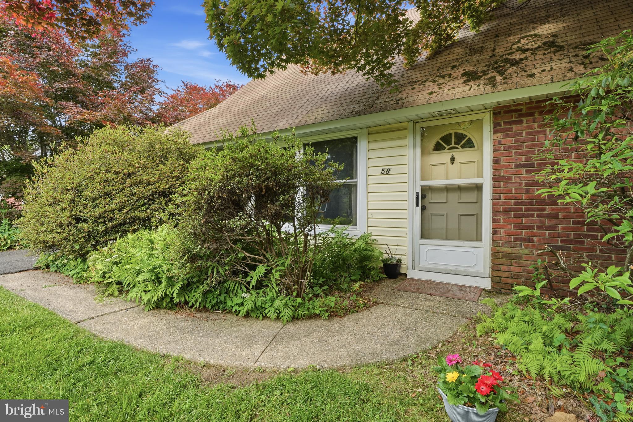 TWIN OAKS - Residential