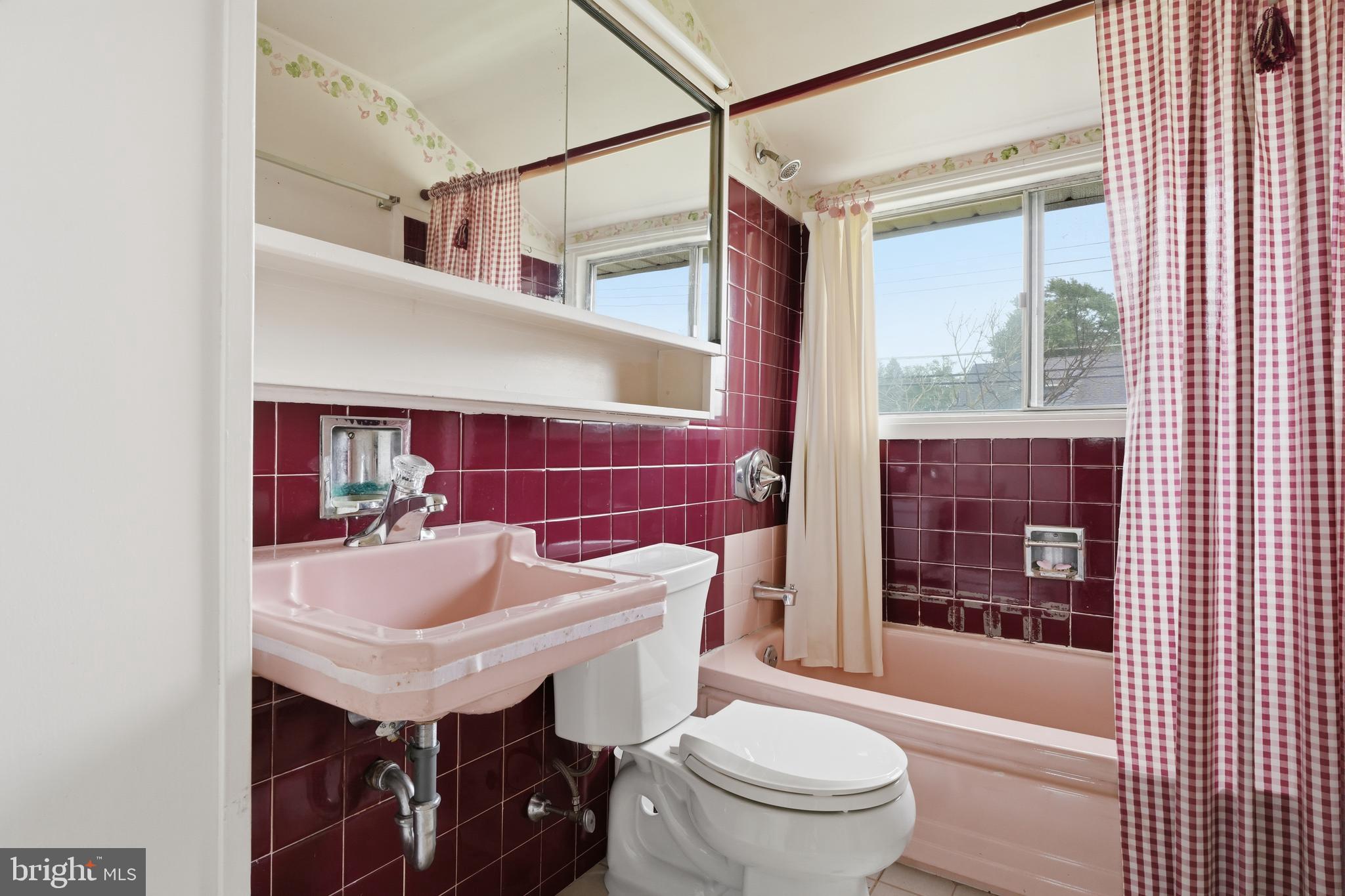 TWIN OAKS - Residential