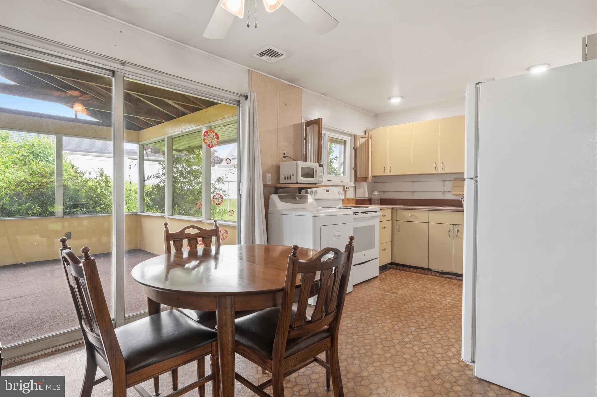 TWIN OAKS - Residential