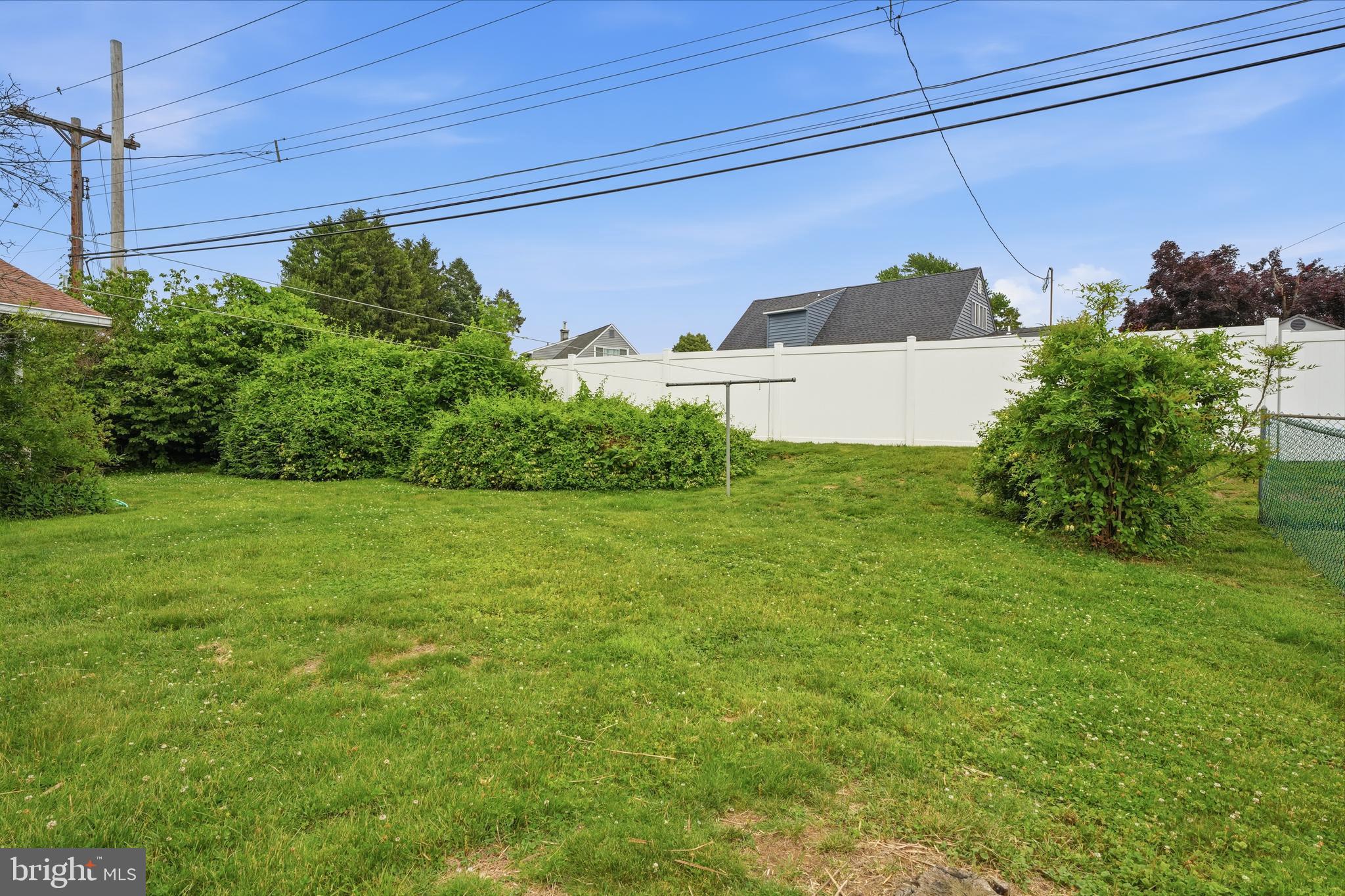TWIN OAKS - Residential