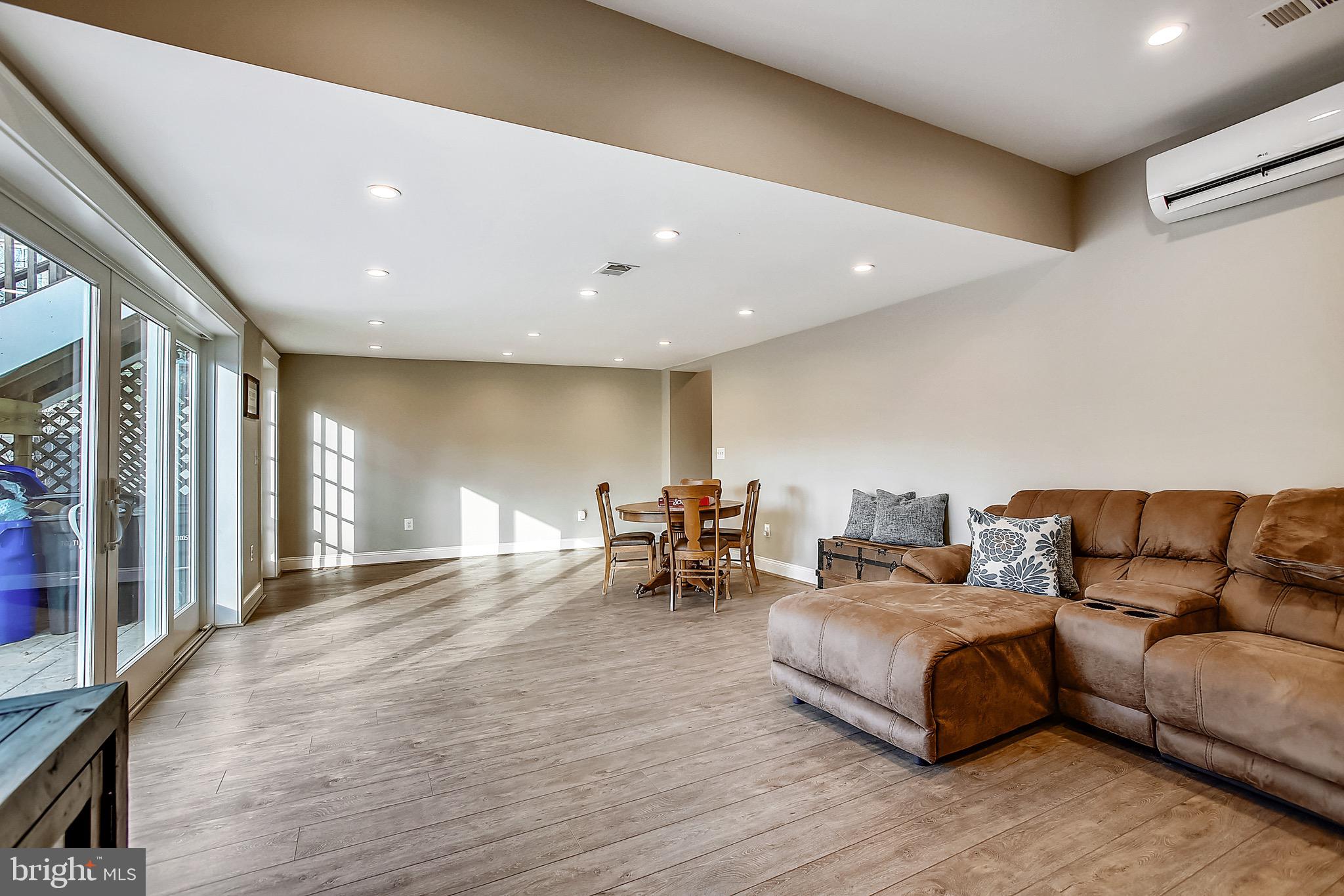 MAYWOOD - Residential