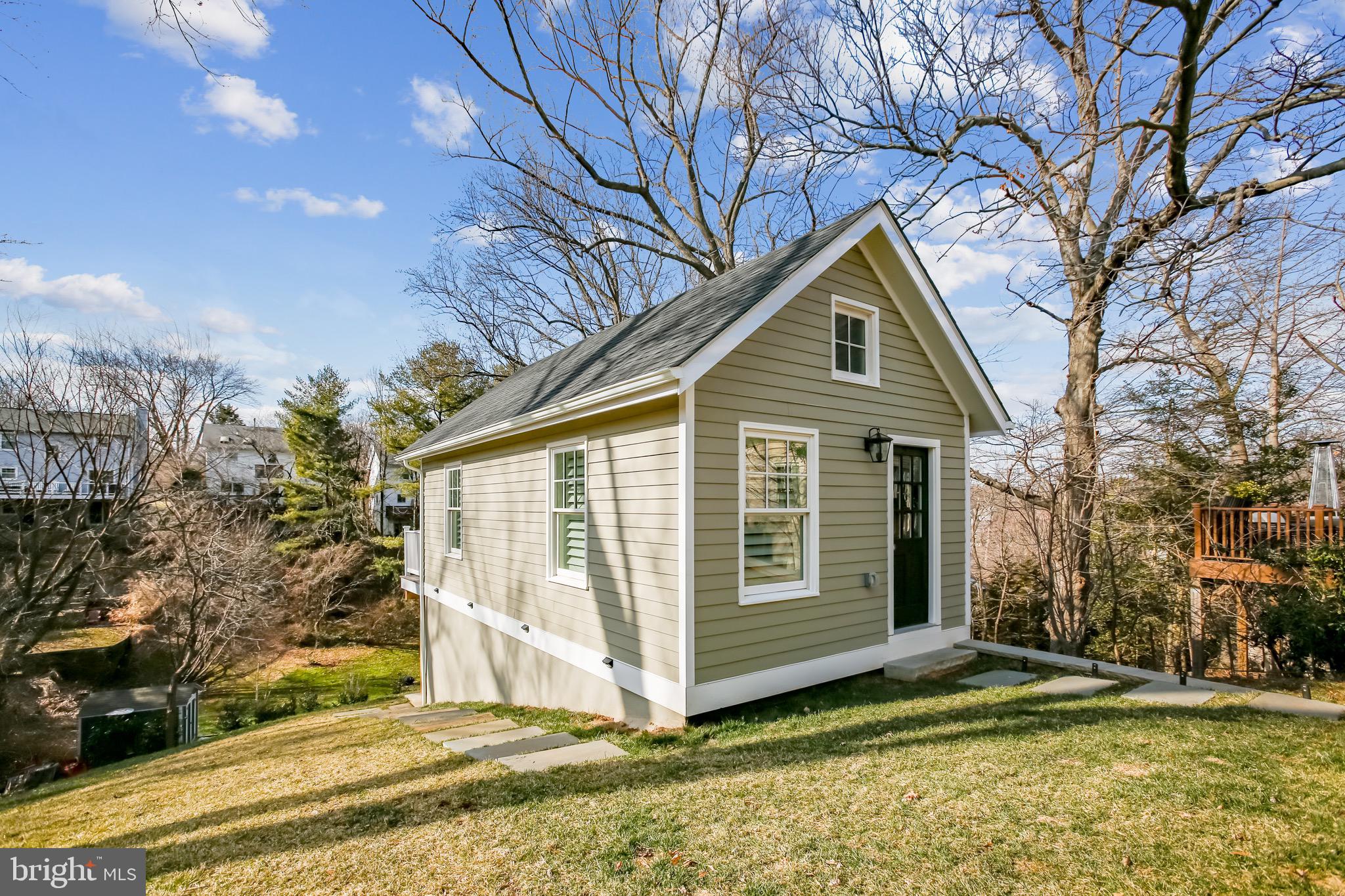 MAYWOOD - Residential