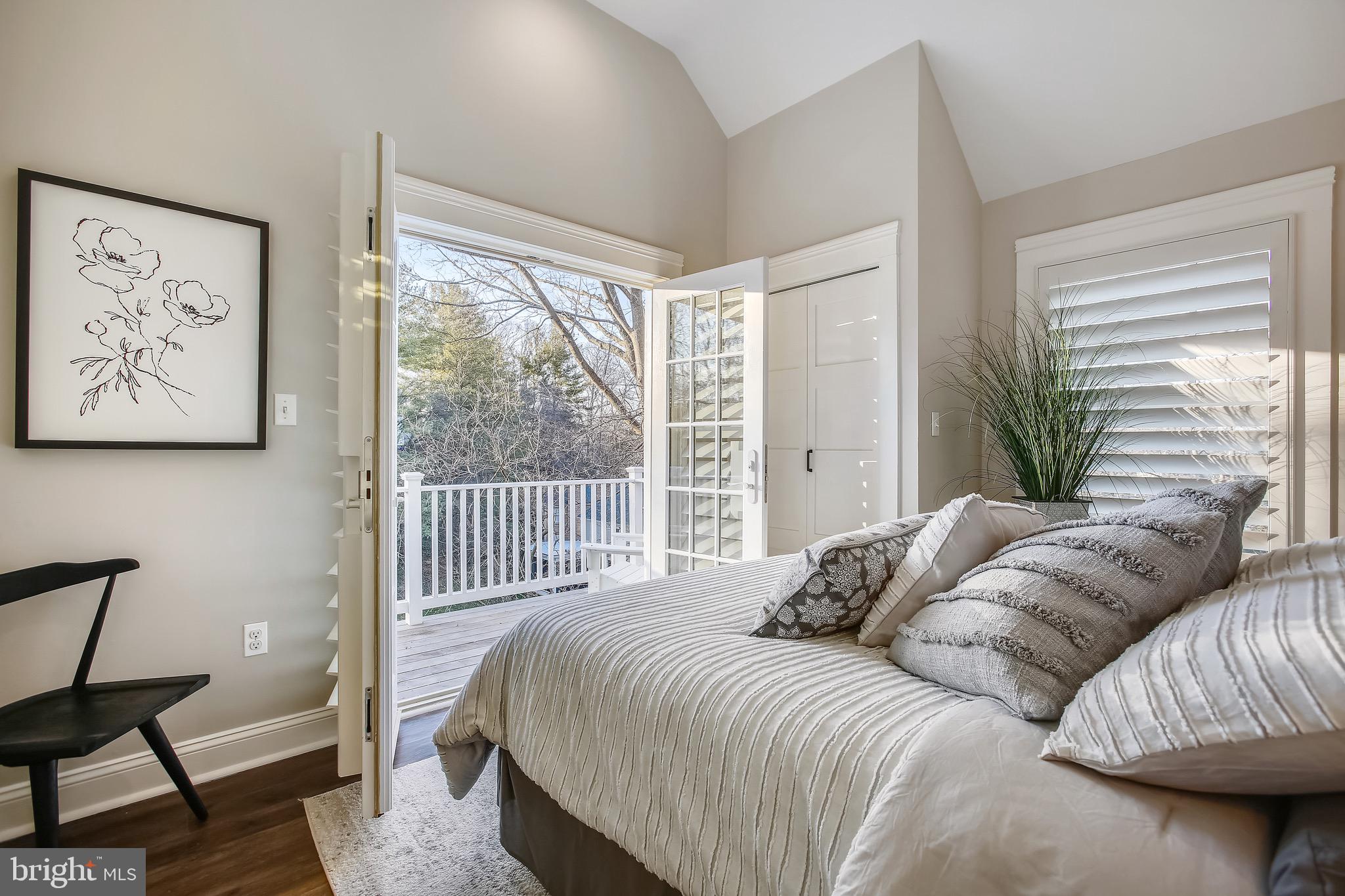 MAYWOOD - Residential