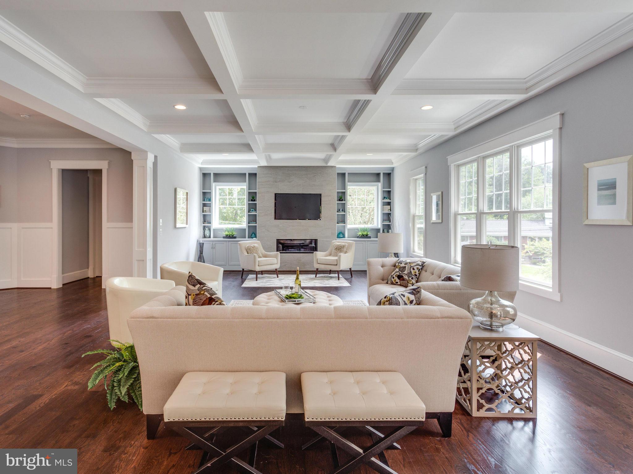 MCLEAN MANOR - Residential