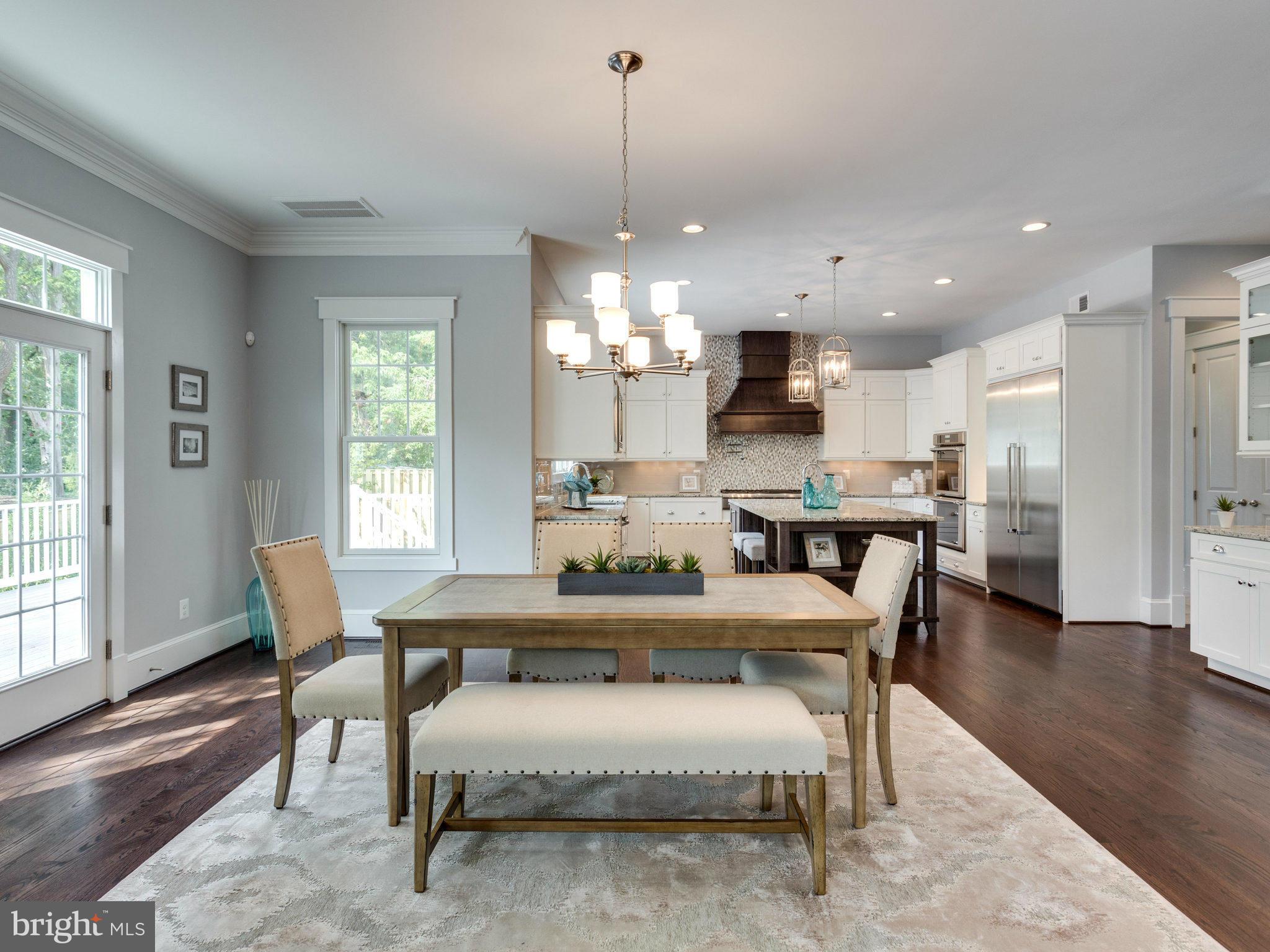 MCLEAN MANOR - Residential