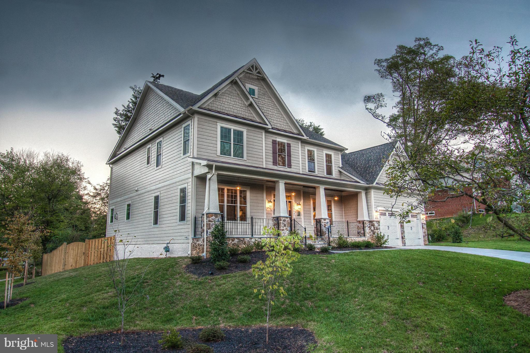 MCLEAN MANOR - Residential
