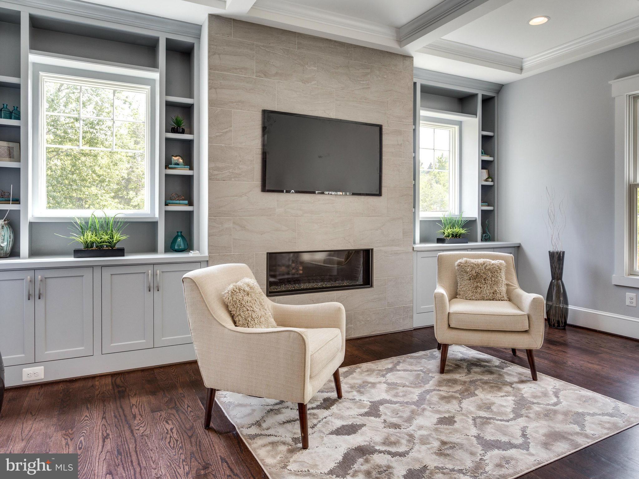 MCLEAN MANOR - Residential