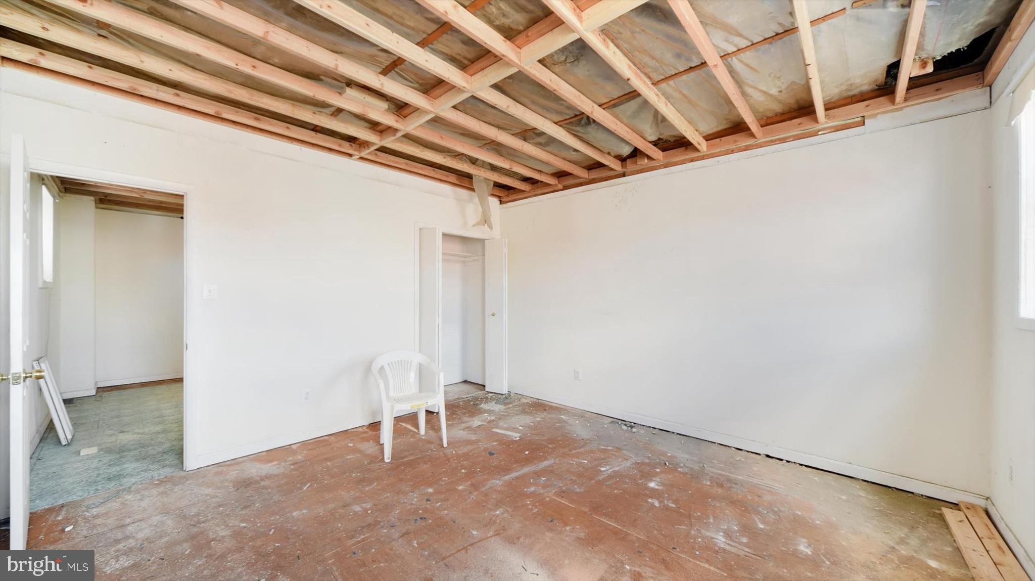 HIGHLANDTOWN - Commercial Sale