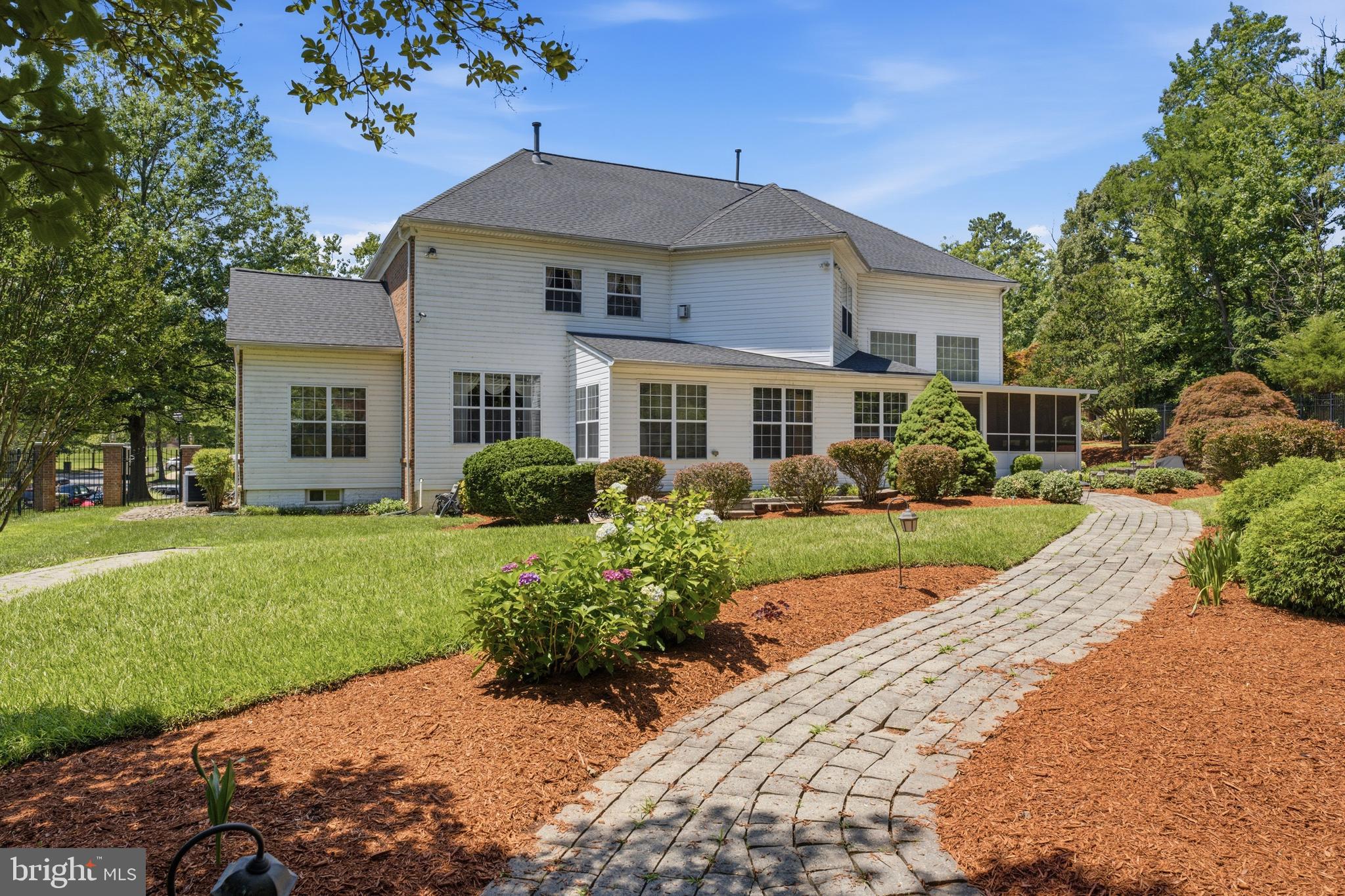 FARMINGTON WOODS - Residential