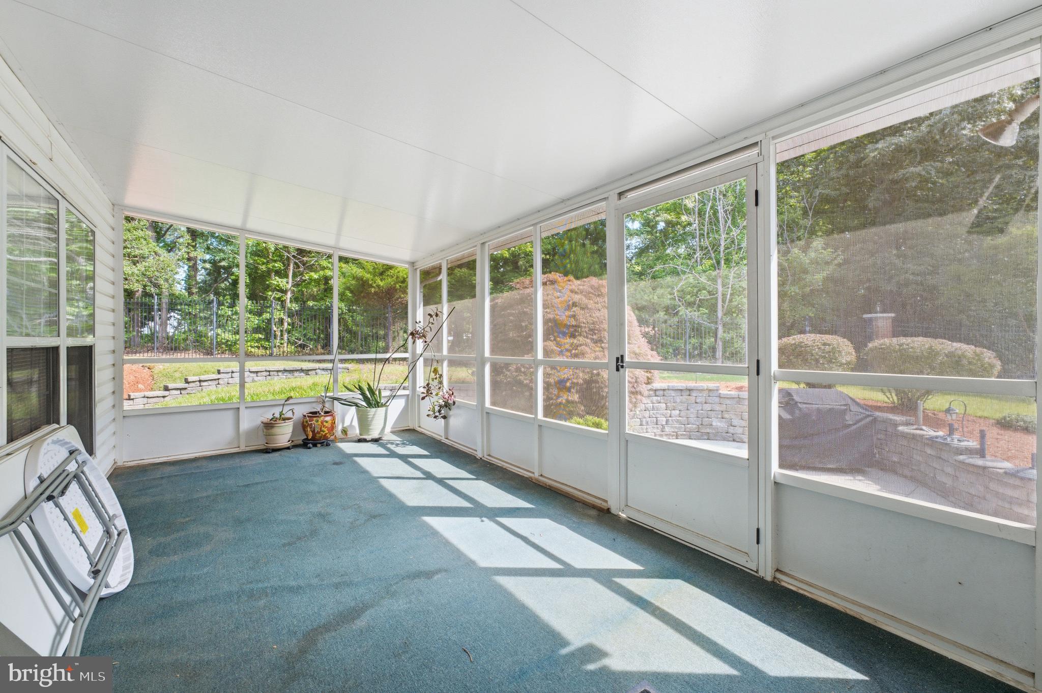 FARMINGTON WOODS - Residential