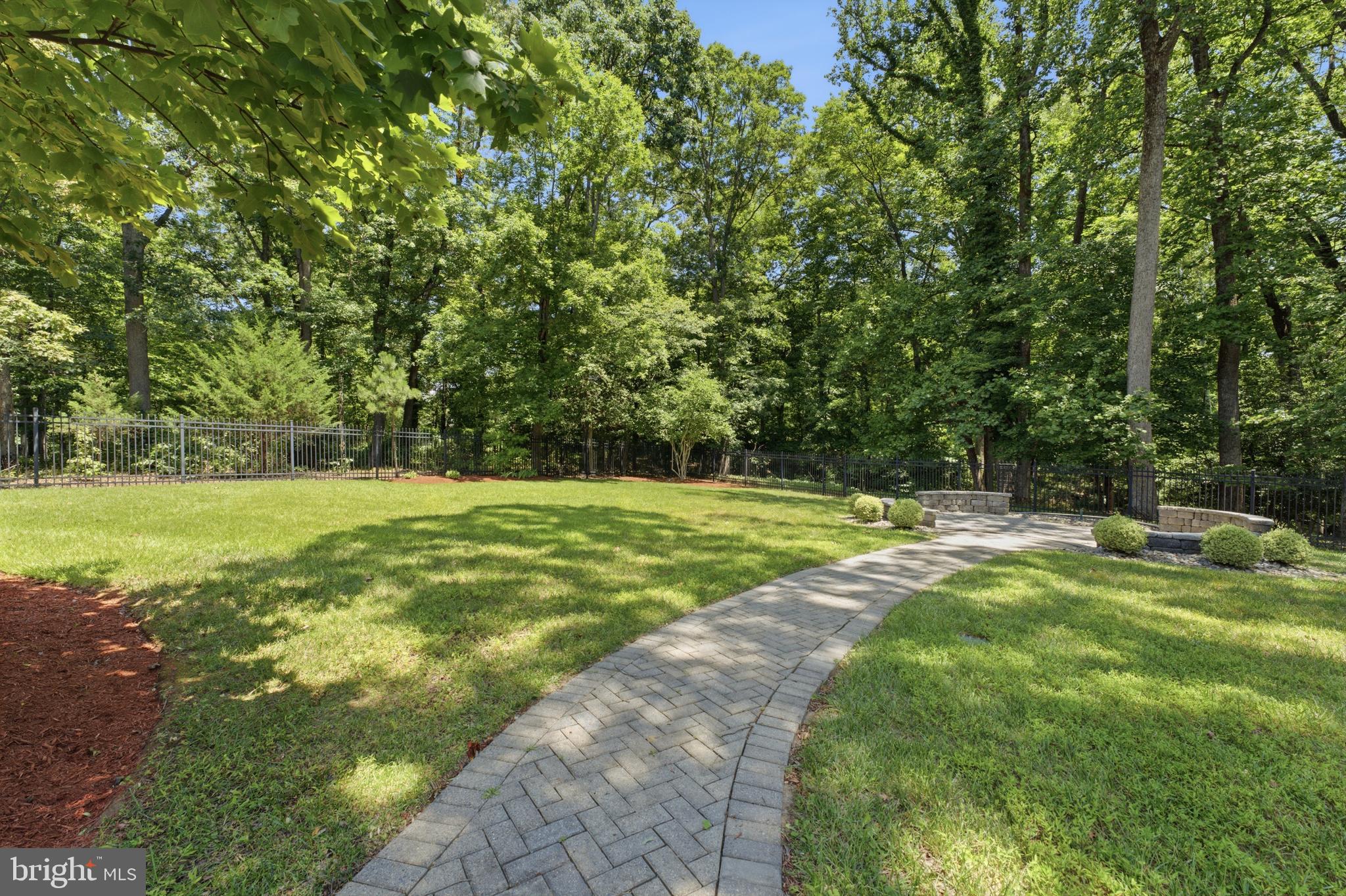 FARMINGTON WOODS - Residential