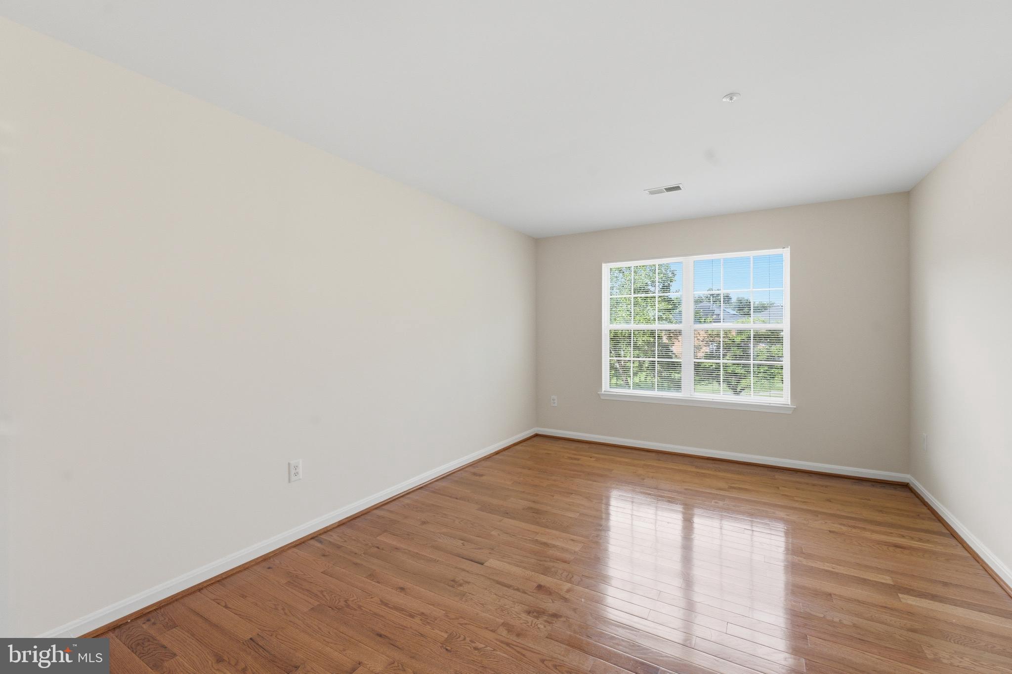 FARMINGTON WOODS - Residential
