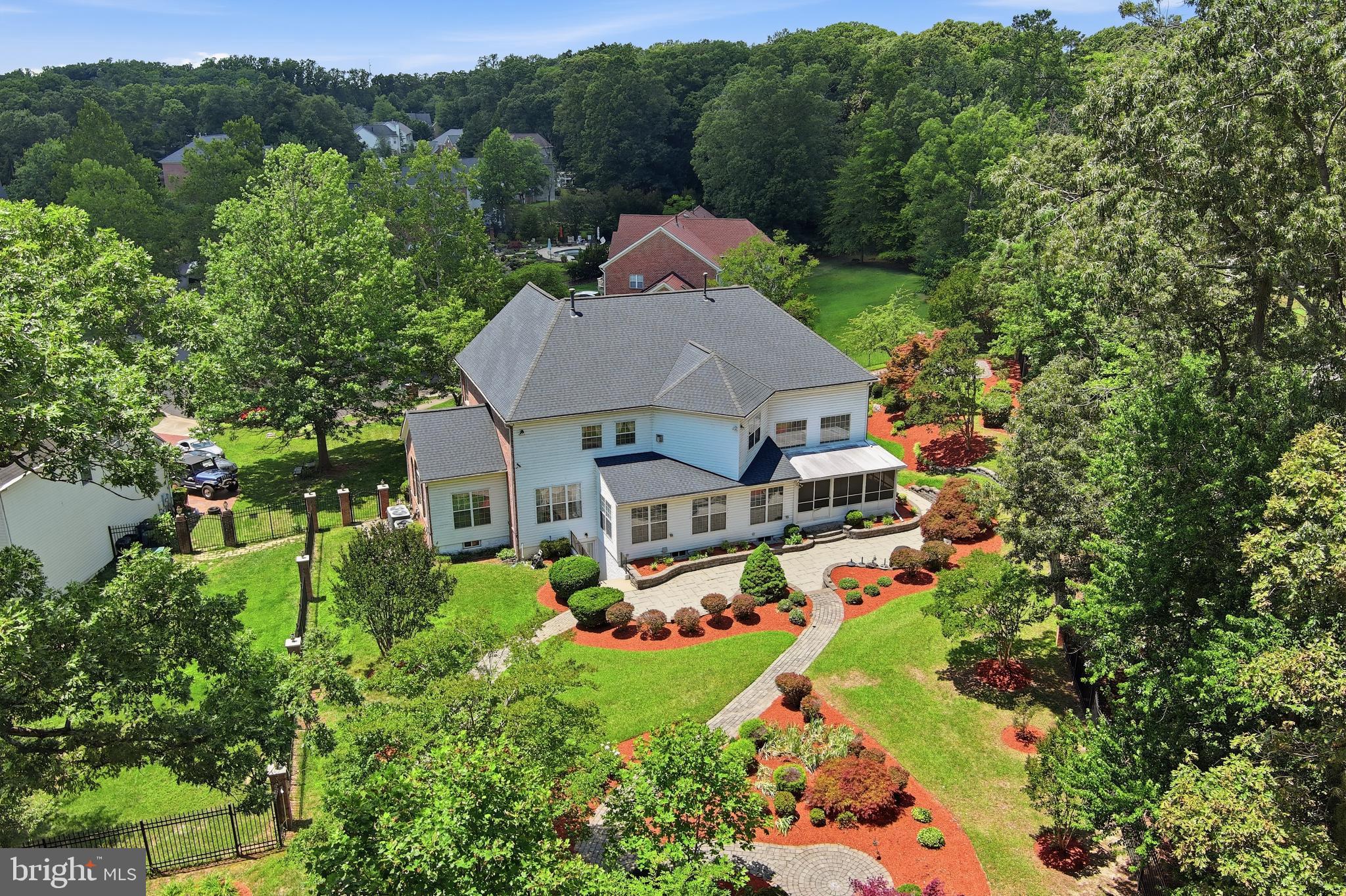 FARMINGTON WOODS - Residential