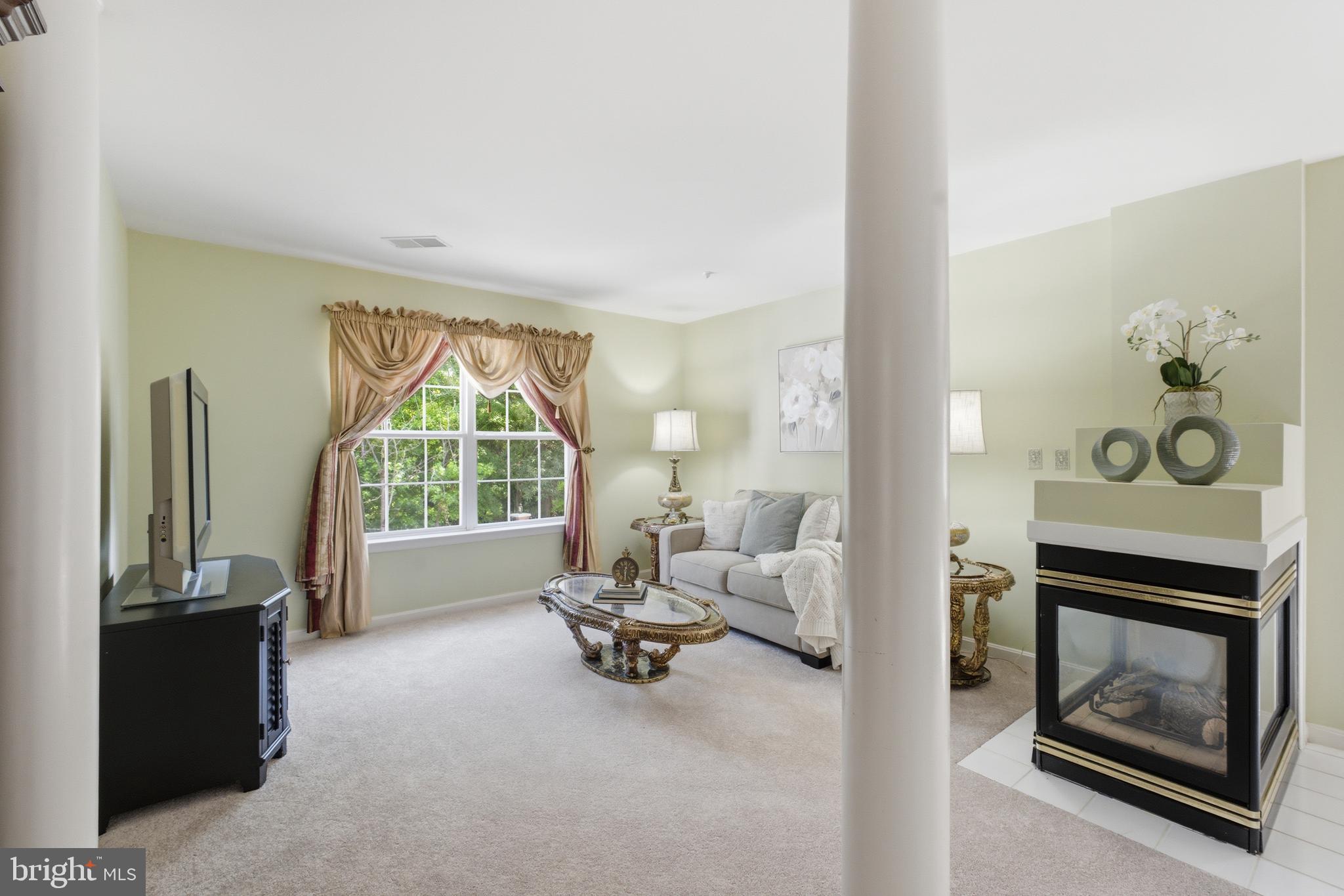FARMINGTON WOODS - Residential