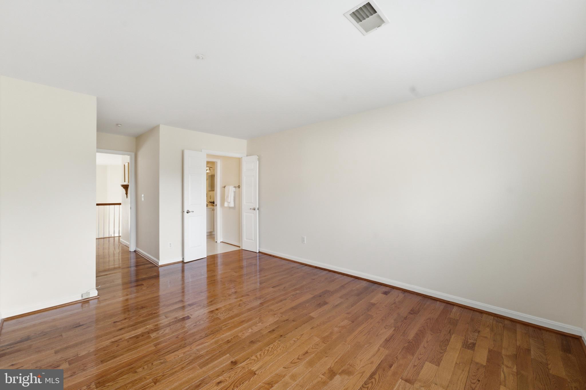 FARMINGTON WOODS - Residential