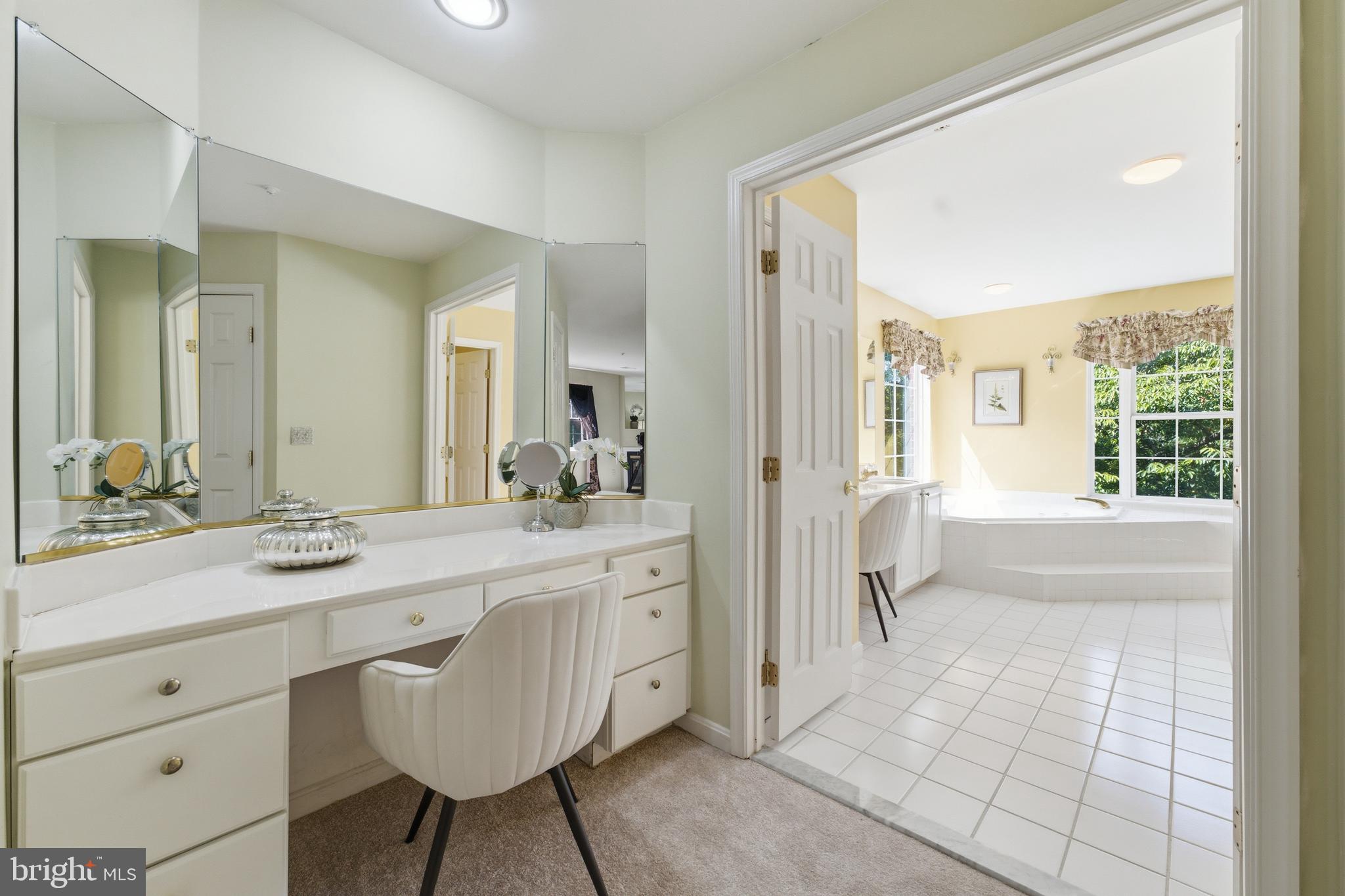 FARMINGTON WOODS - Residential
