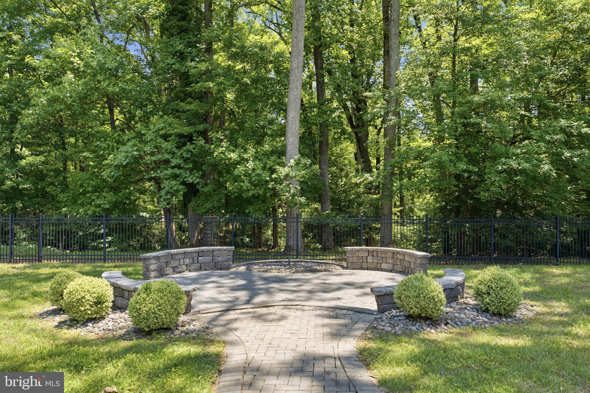 FARMINGTON WOODS - Residential