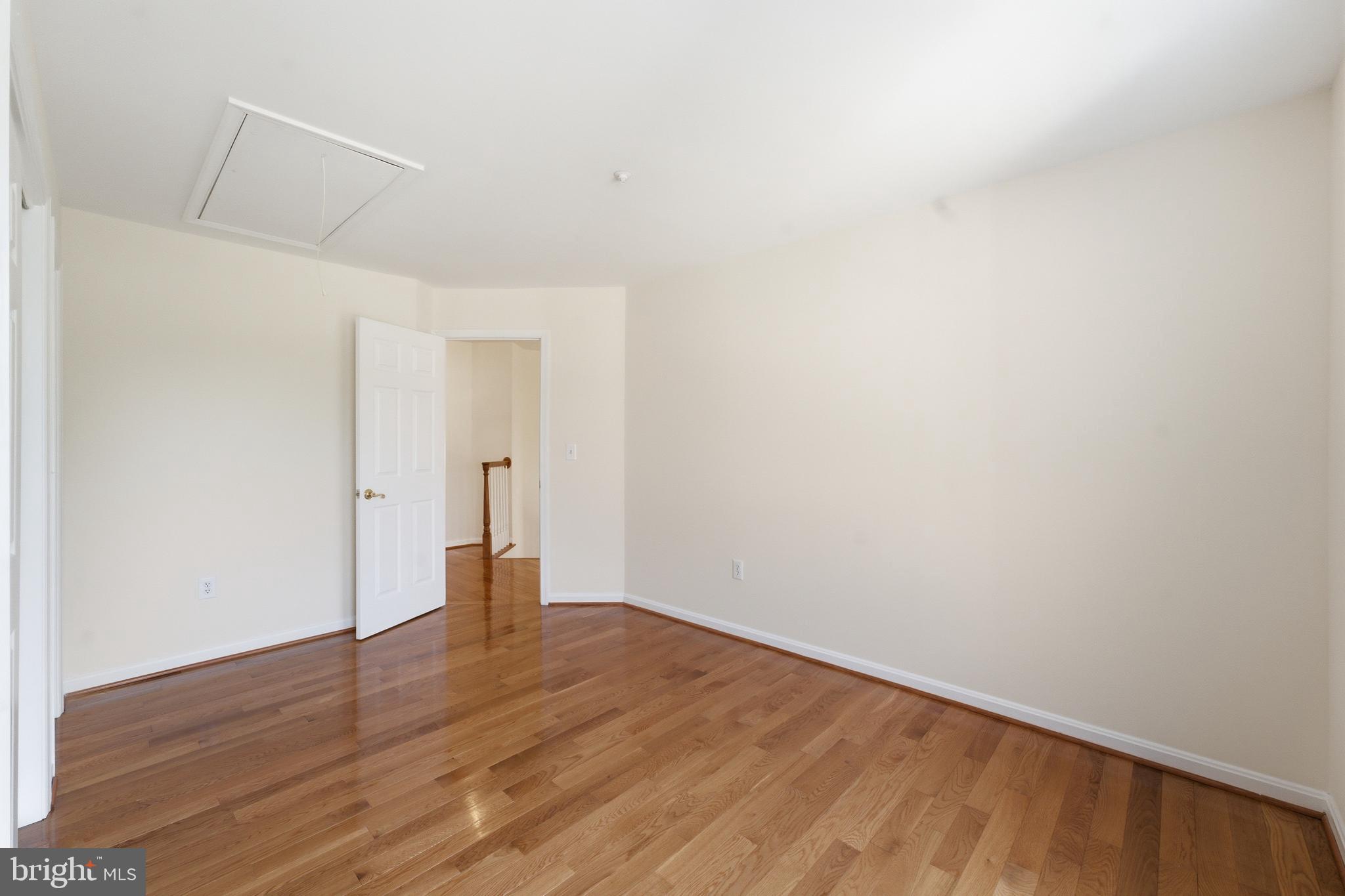 FARMINGTON WOODS - Residential