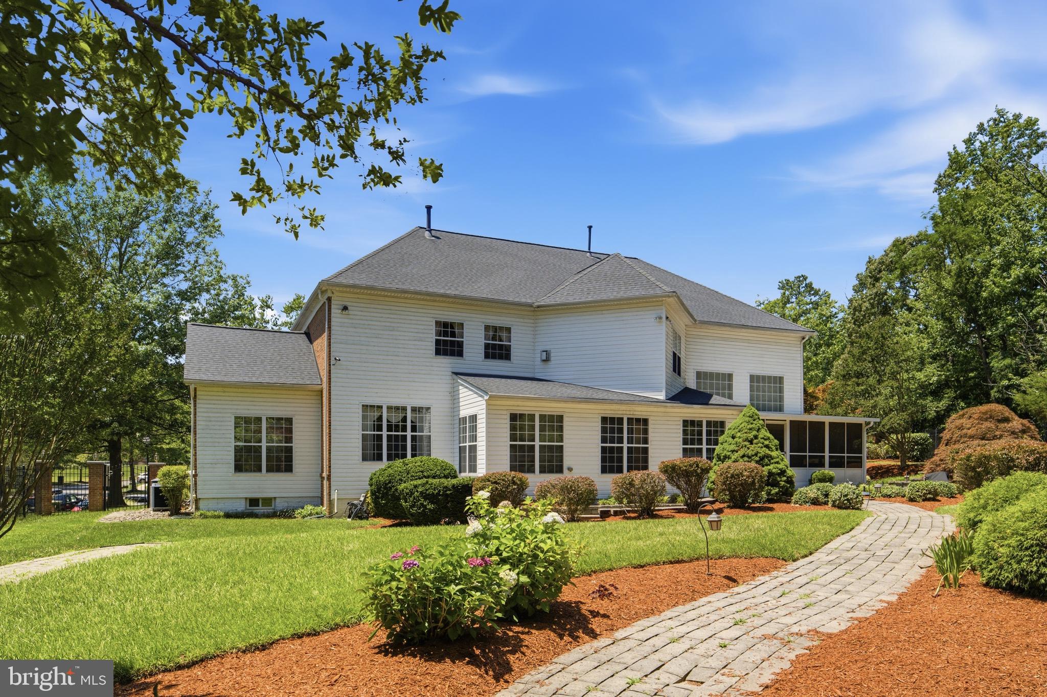 FARMINGTON WOODS - Residential