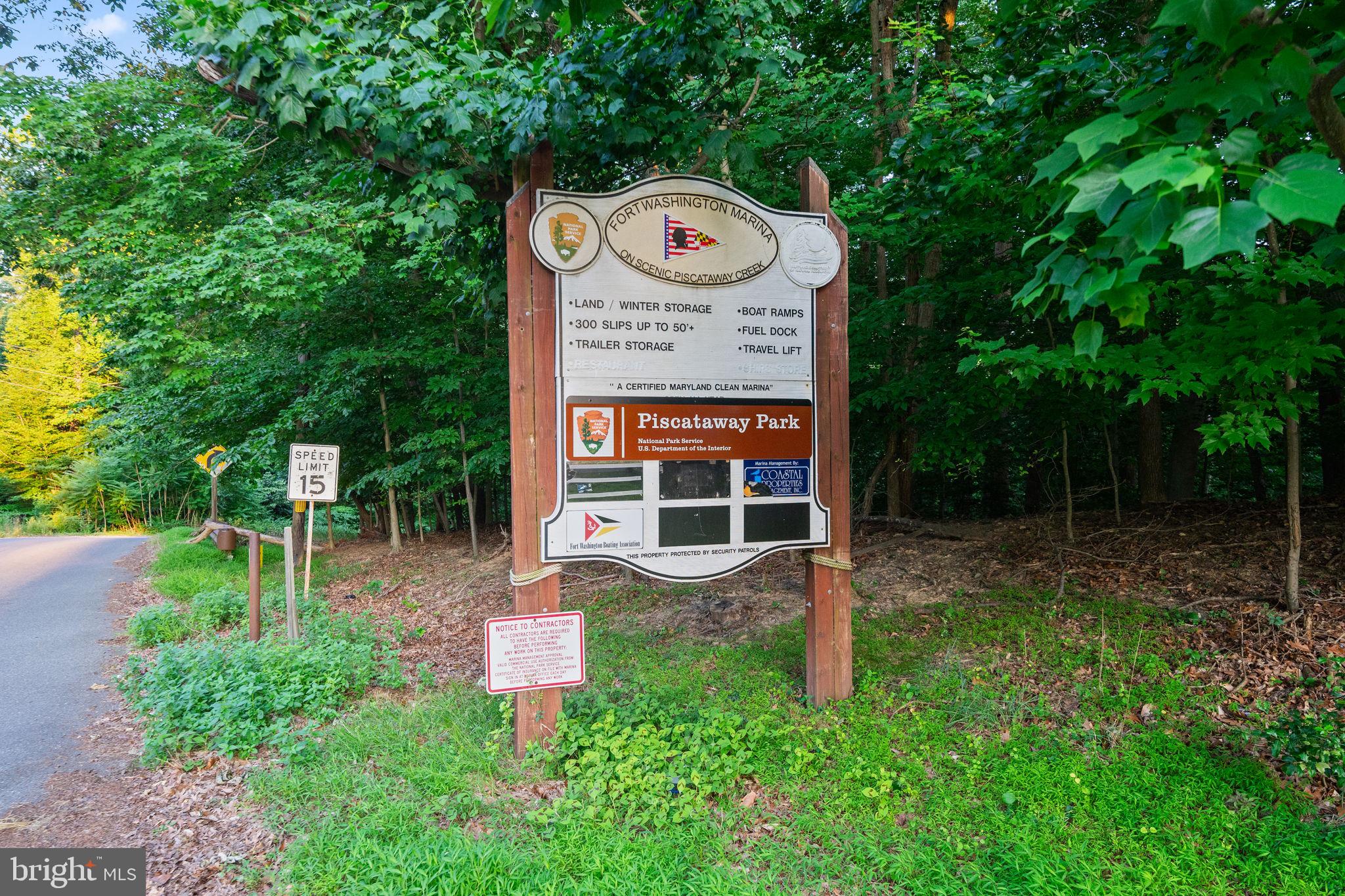 FARMINGTON WOODS - Residential