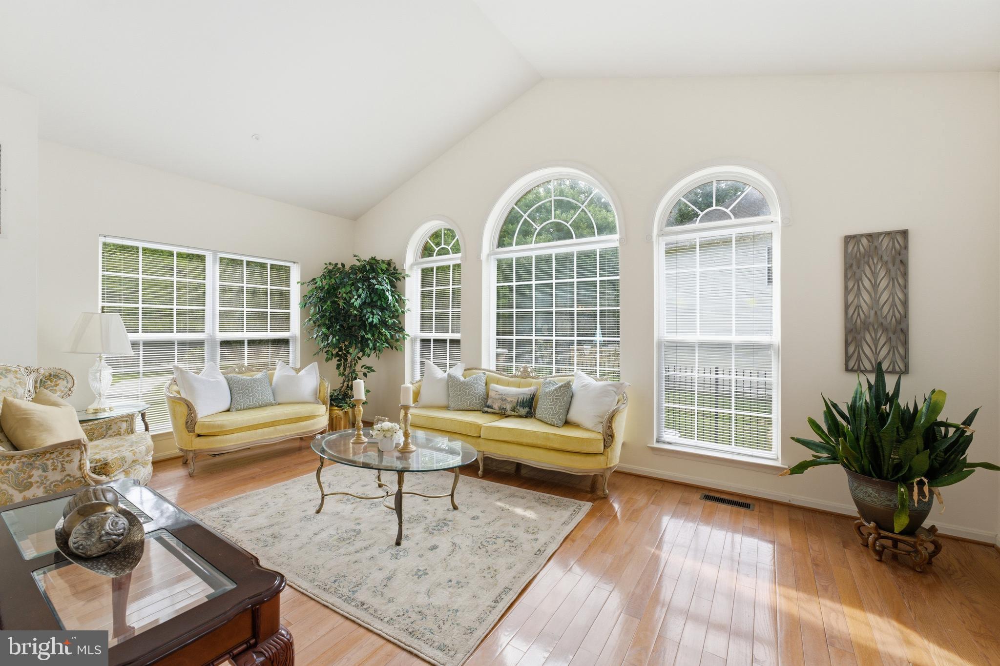 FARMINGTON WOODS - Residential